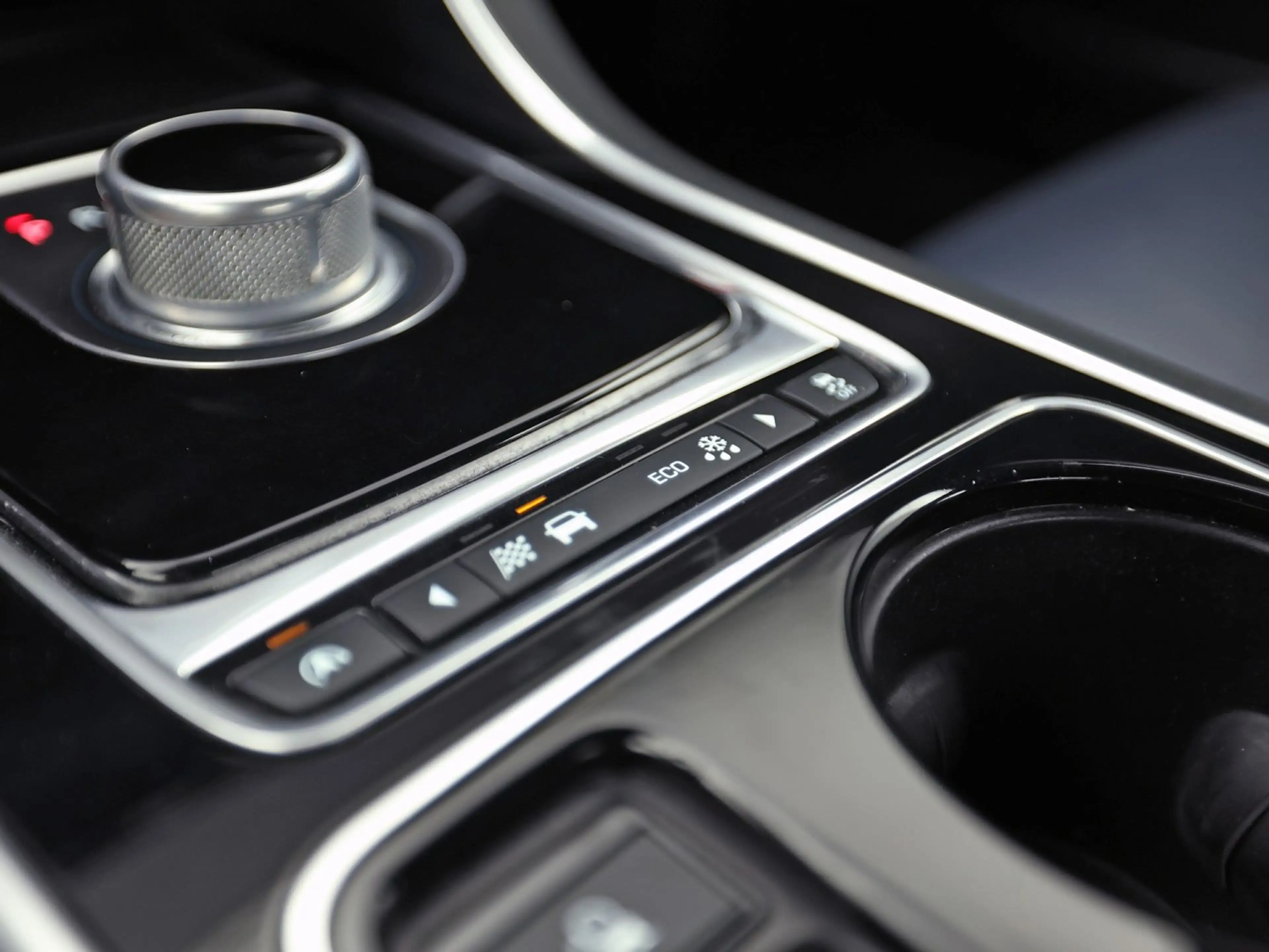 Jaguar XE 2.0 Portfolio 241Pk Automaat (NAVIGATIE, MERIDIAN — photo 21