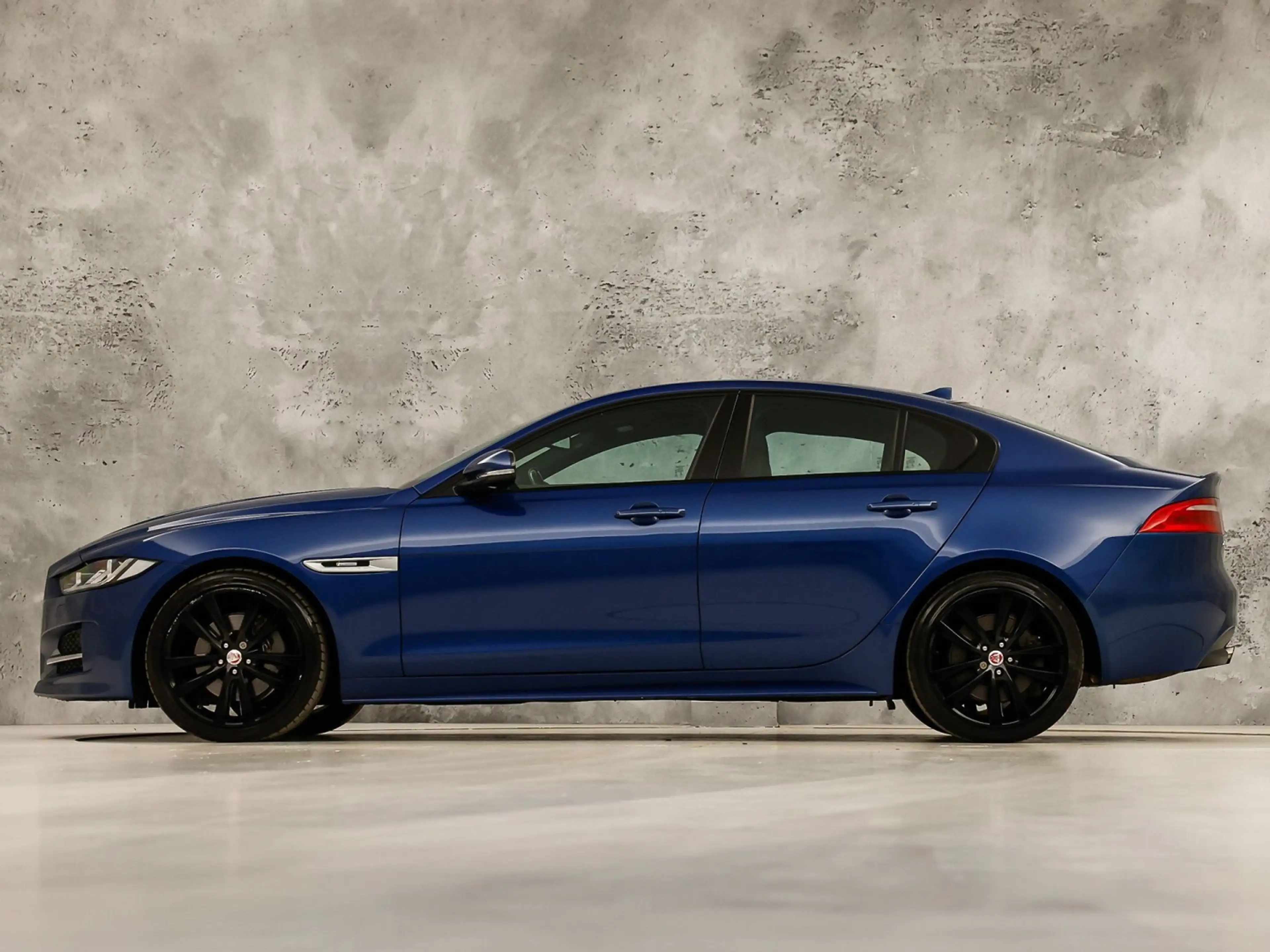 Jaguar XE 2.0 Portfolio 241Pk Automaat (NAVIGATIE, MERIDIAN — photo 2