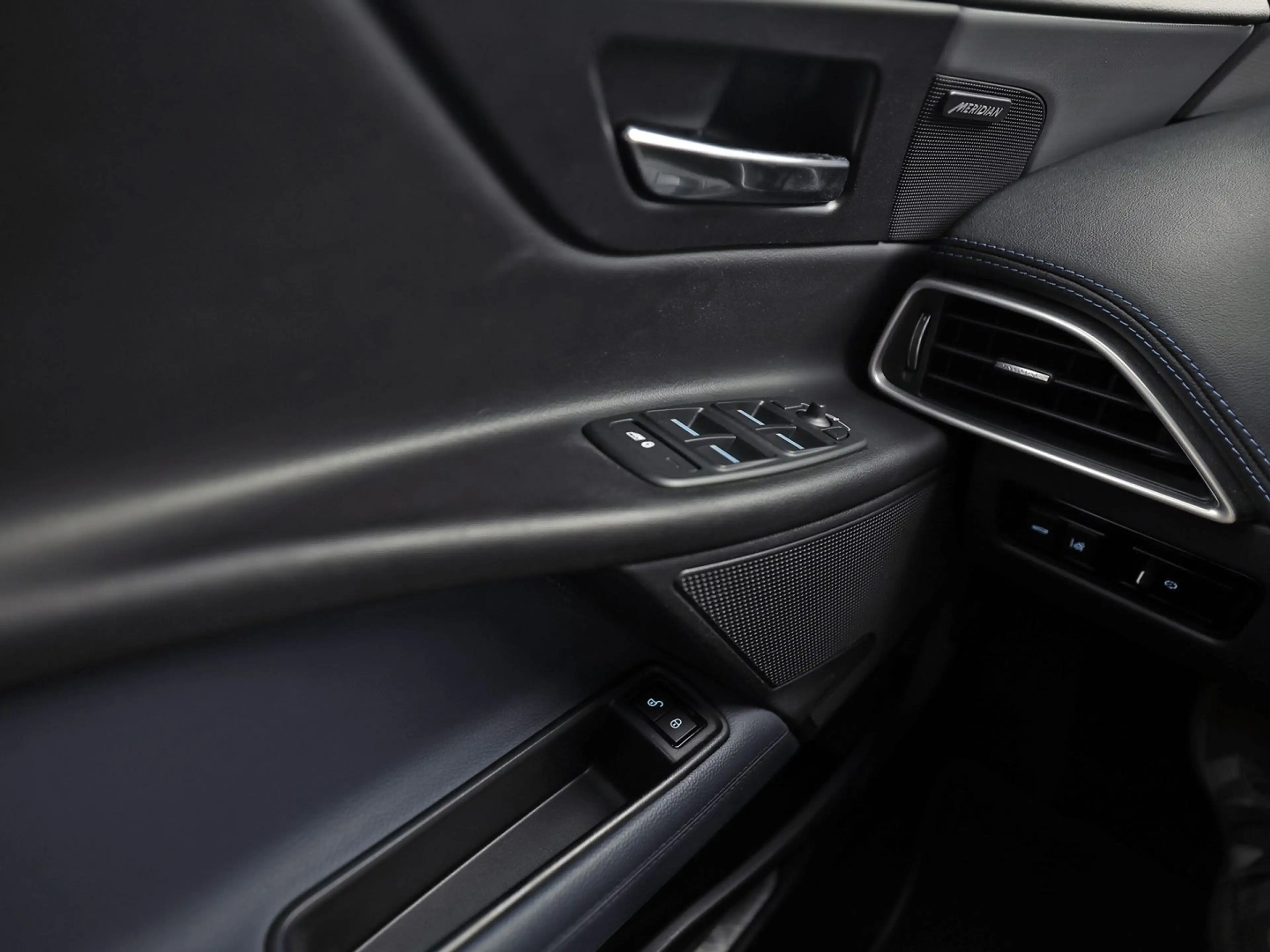 Jaguar XE 2.0 Portfolio 241Pk Automaat (NAVIGATIE, MERIDIAN — photo 24