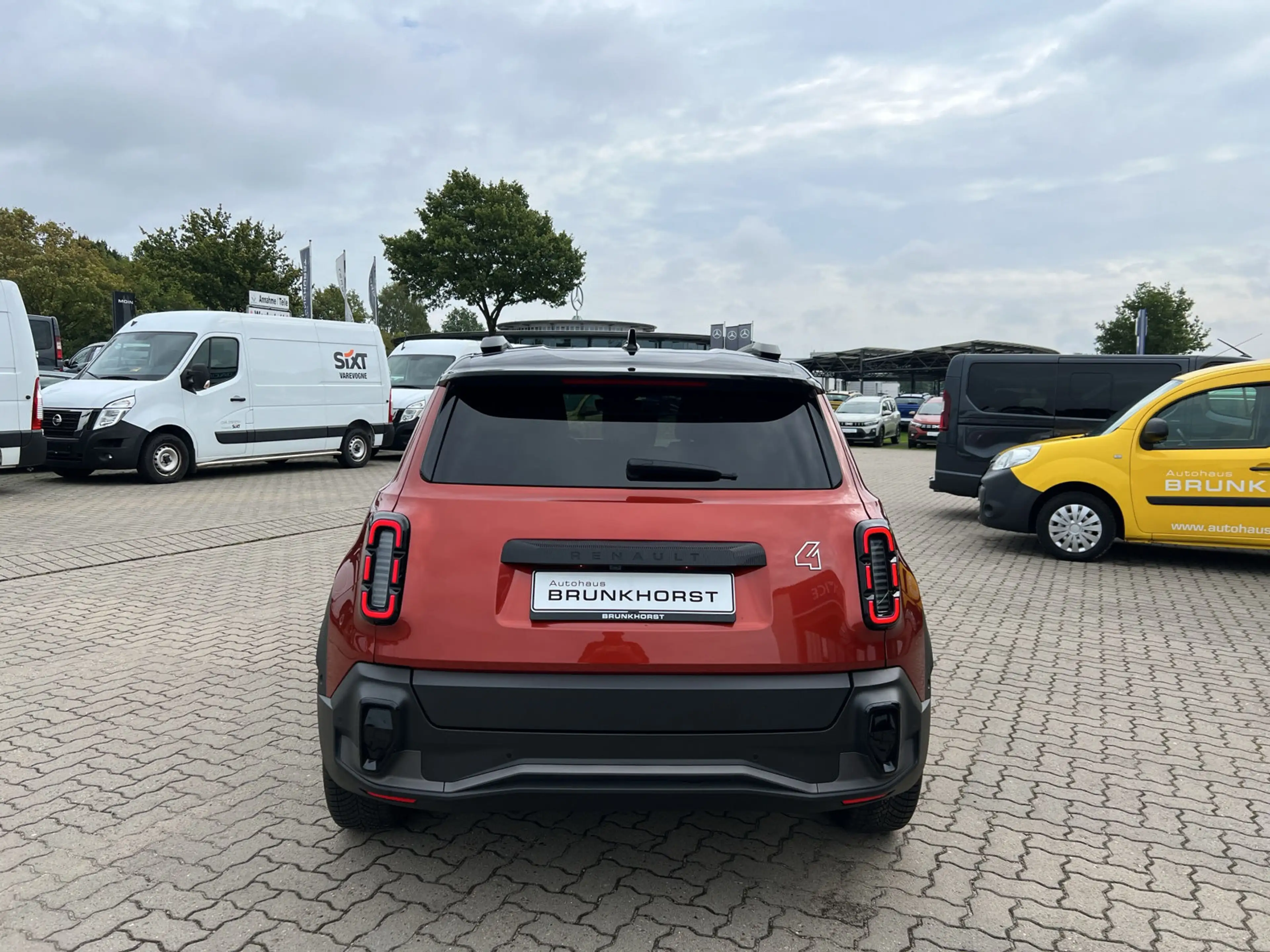 Renault R 4 150 Comfort Range Iconic SHZ+V2L+RFK — photo 2