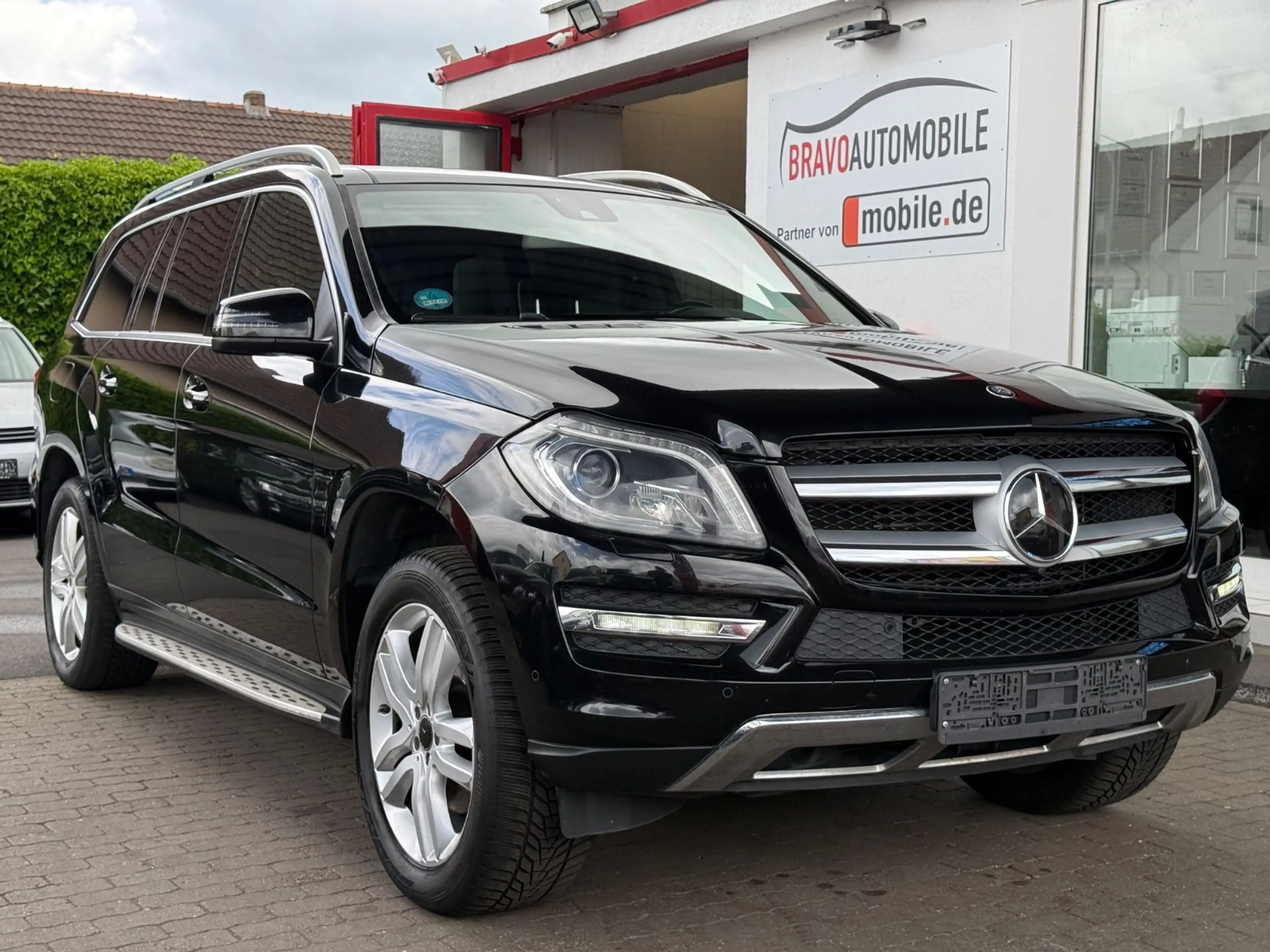 Mercedes-Benz GL 350 BlueTec 4Matic NAVI/LEDER/TV/PANO/7SITZER