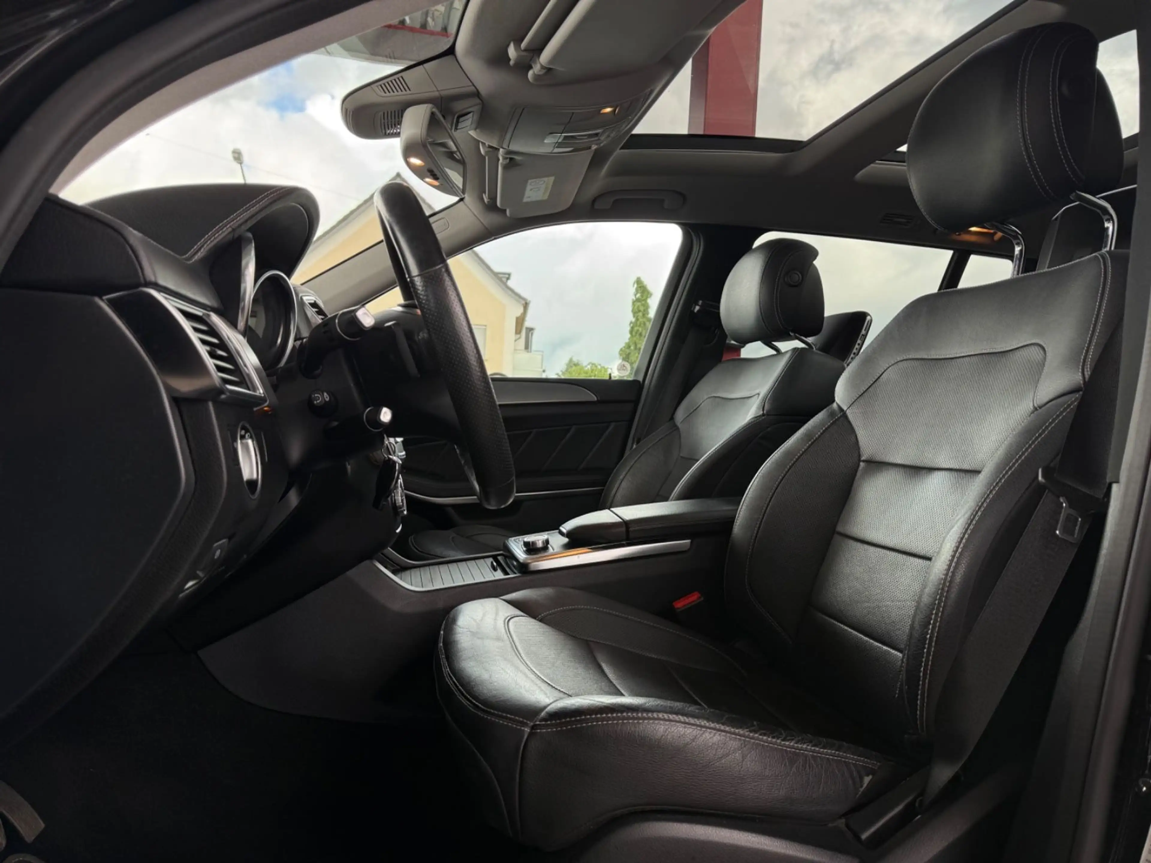 Mercedes-Benz GL 350 BlueTec 4Matic NAVI/LEDER/TV/PANO/7SITZER — photo 12