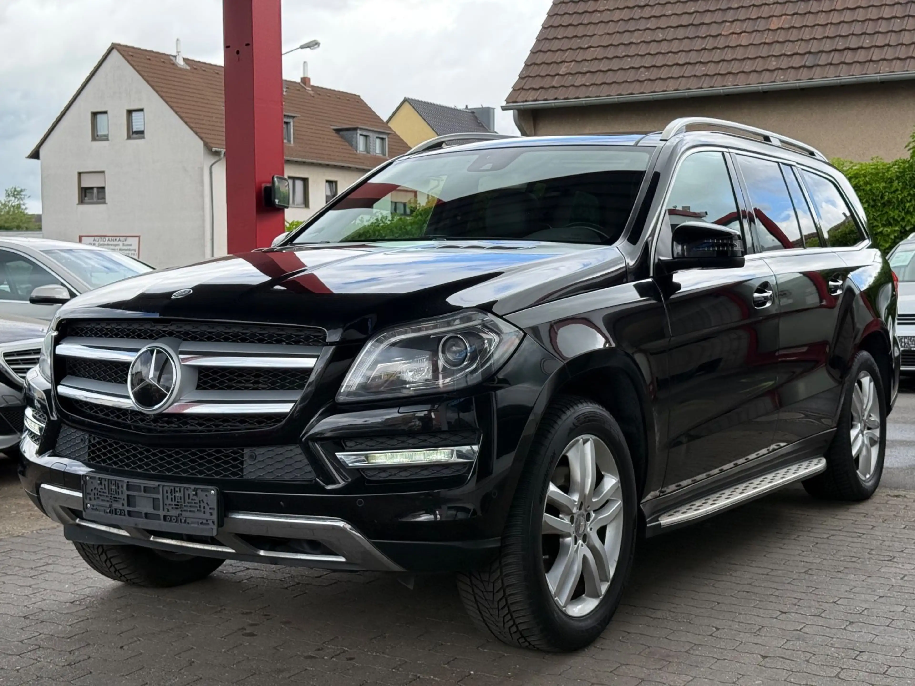 Mercedes-Benz GL 350 BlueTec 4Matic NAVI/LEDER/TV/PANO/7SITZER — photo 3