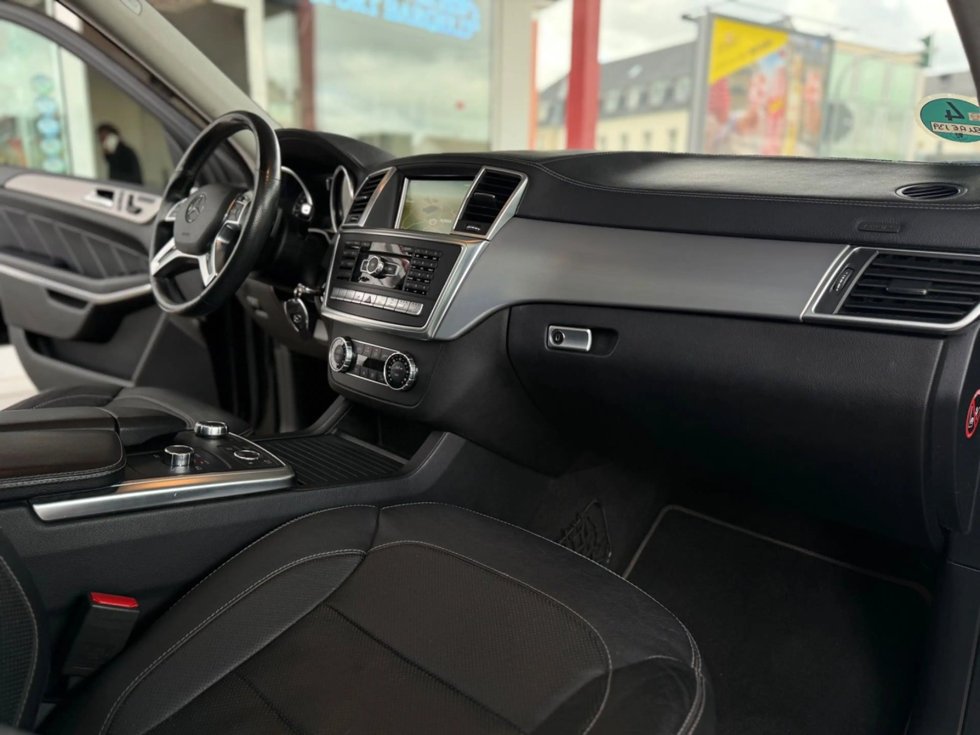 Mercedes-Benz GL 350 BlueTec 4Matic NAVI/LEDER/TV/PANO/7SITZER — photo 11