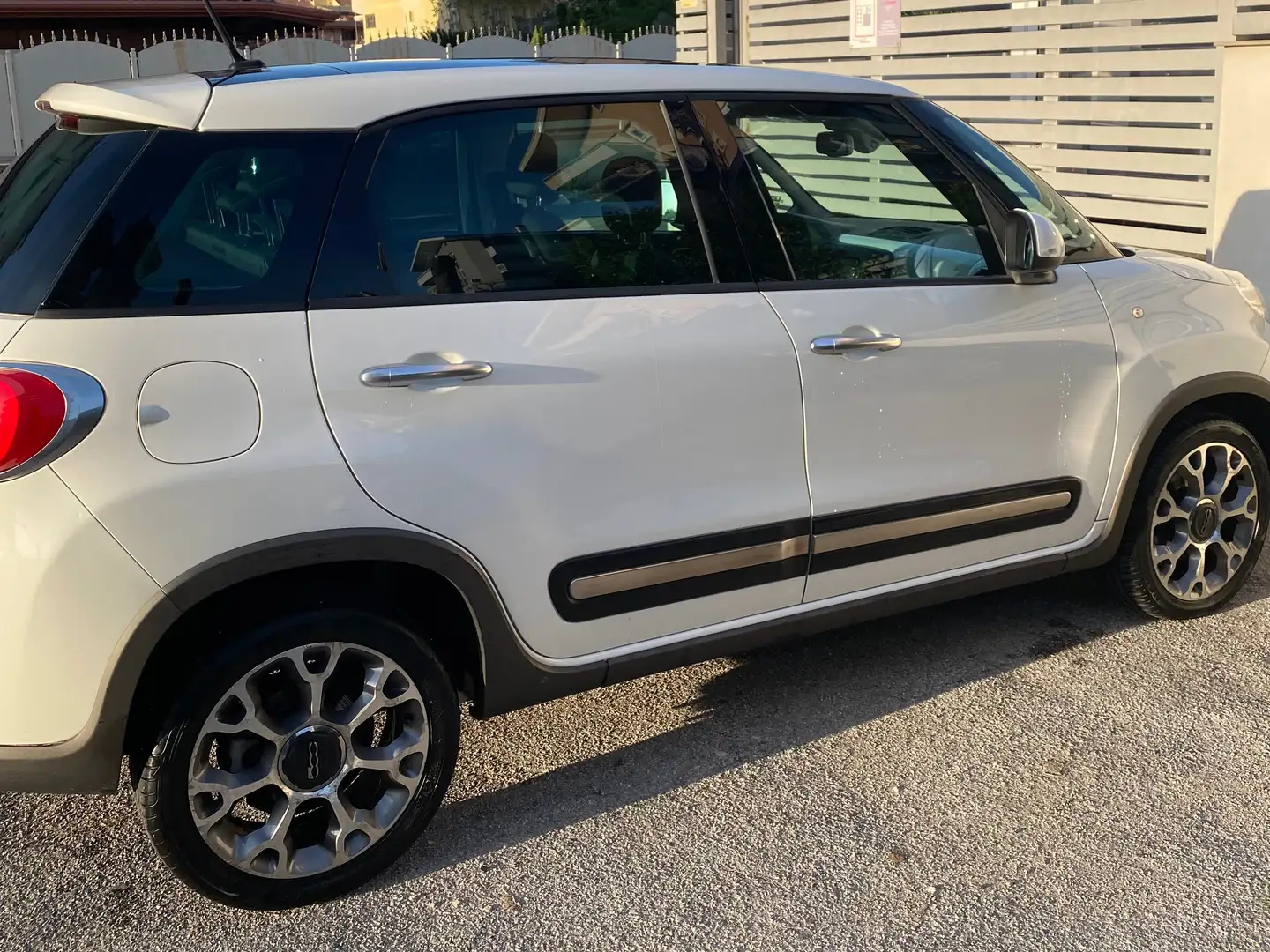 Fiat 500L 1.6 mjt 105 cv Bianco - 1