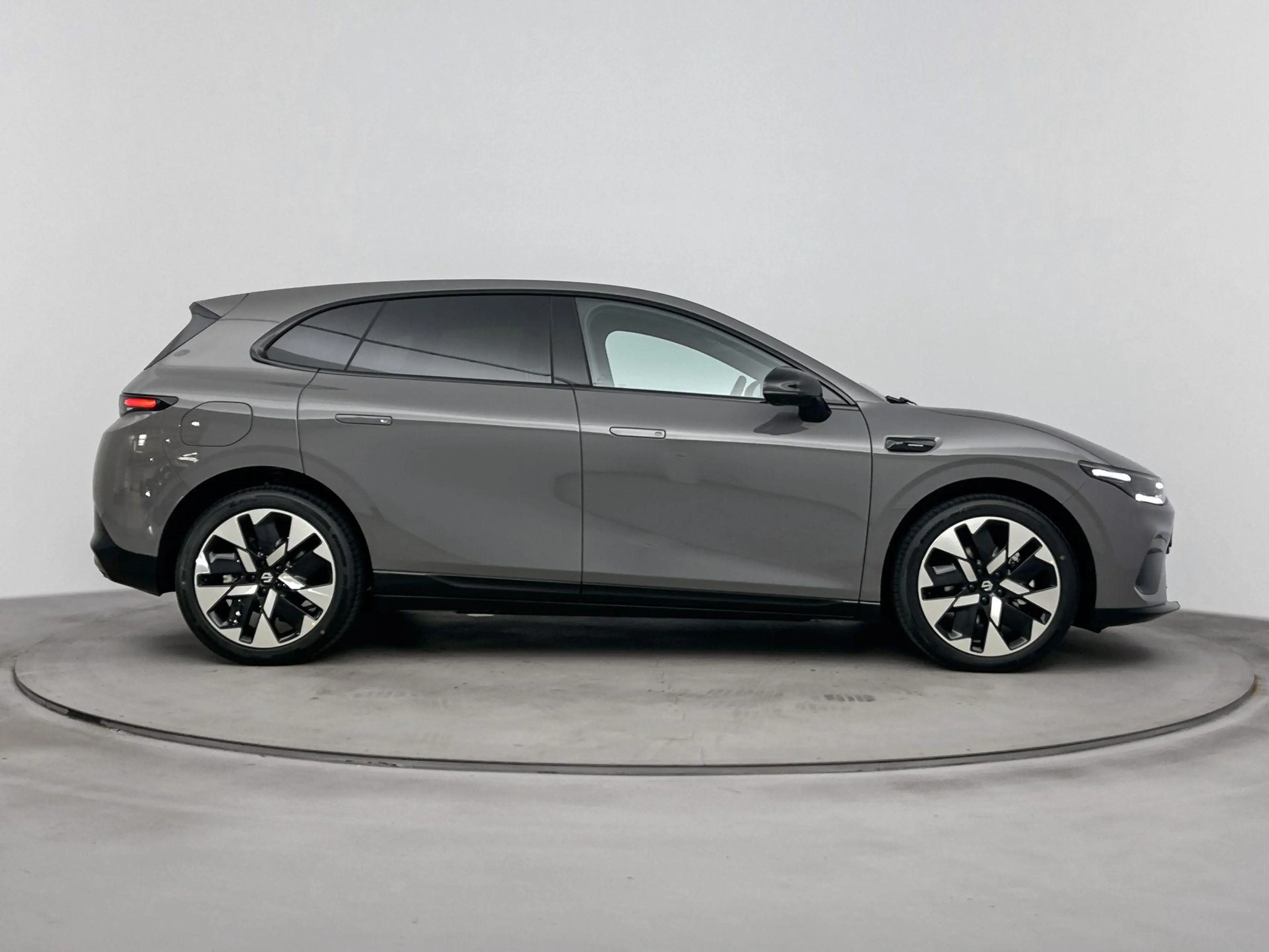 Leapmotor B05 ProMax Design 67.1 kWh | in Bestelling | Navigatie — photo 10