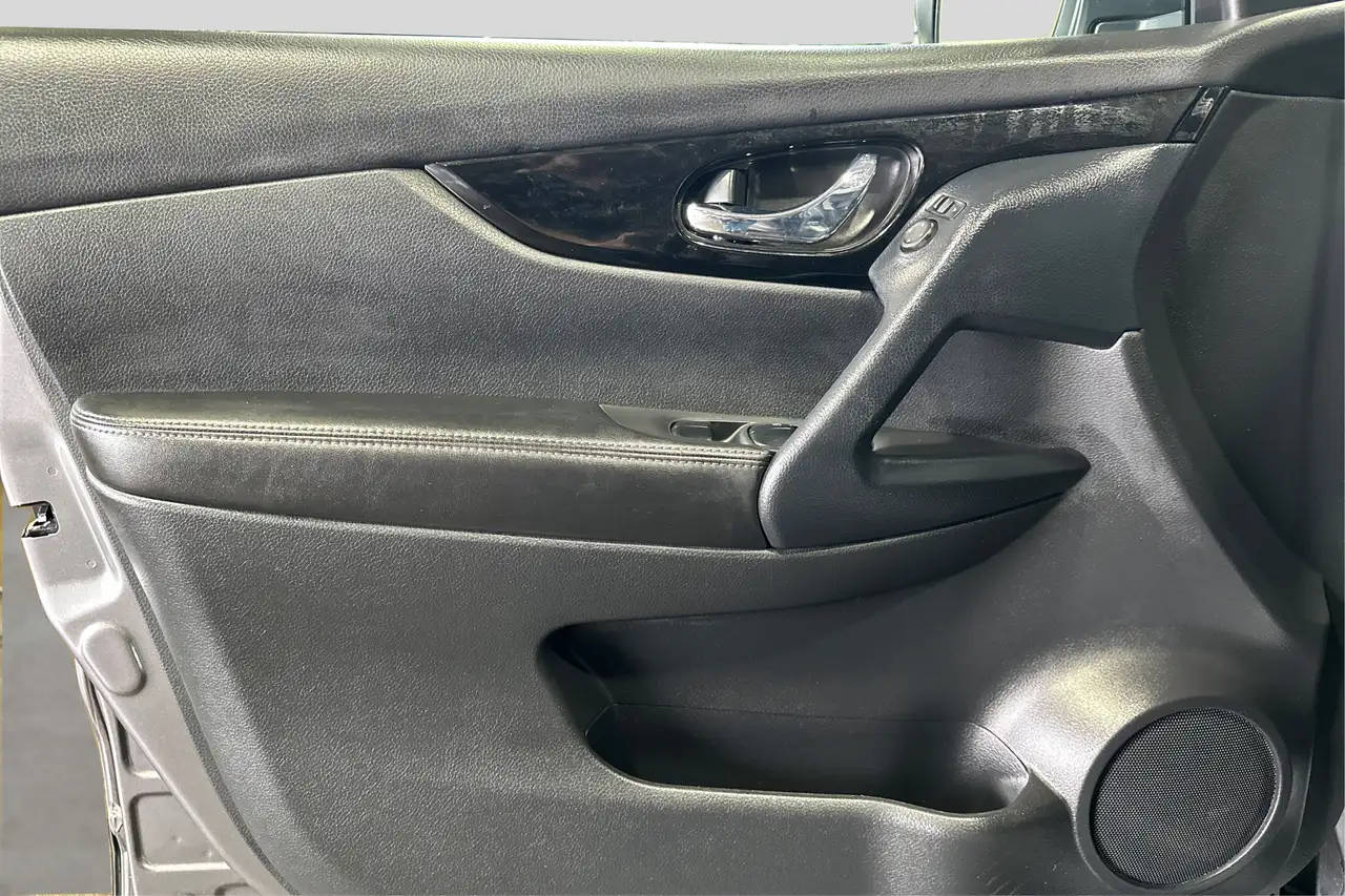 Nissan Qashqai снимка Nissan Qashqai