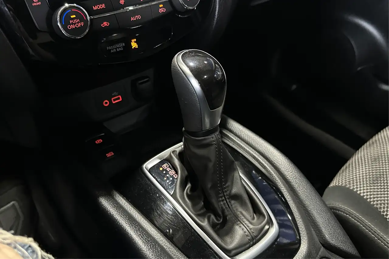 Nissan Qashqai снимка Nissan Qashqai