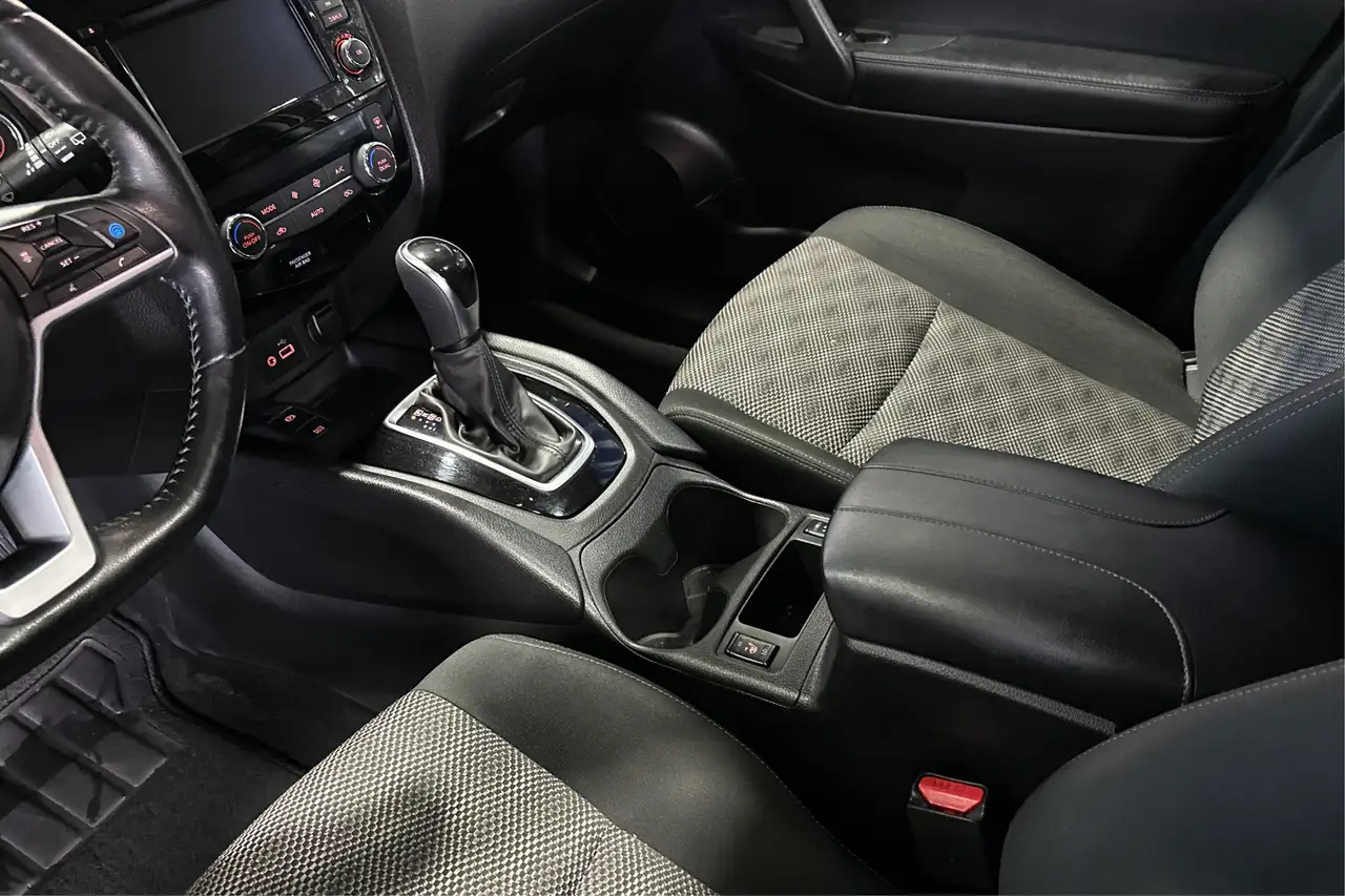 Nissan Qashqai снимка Nissan Qashqai