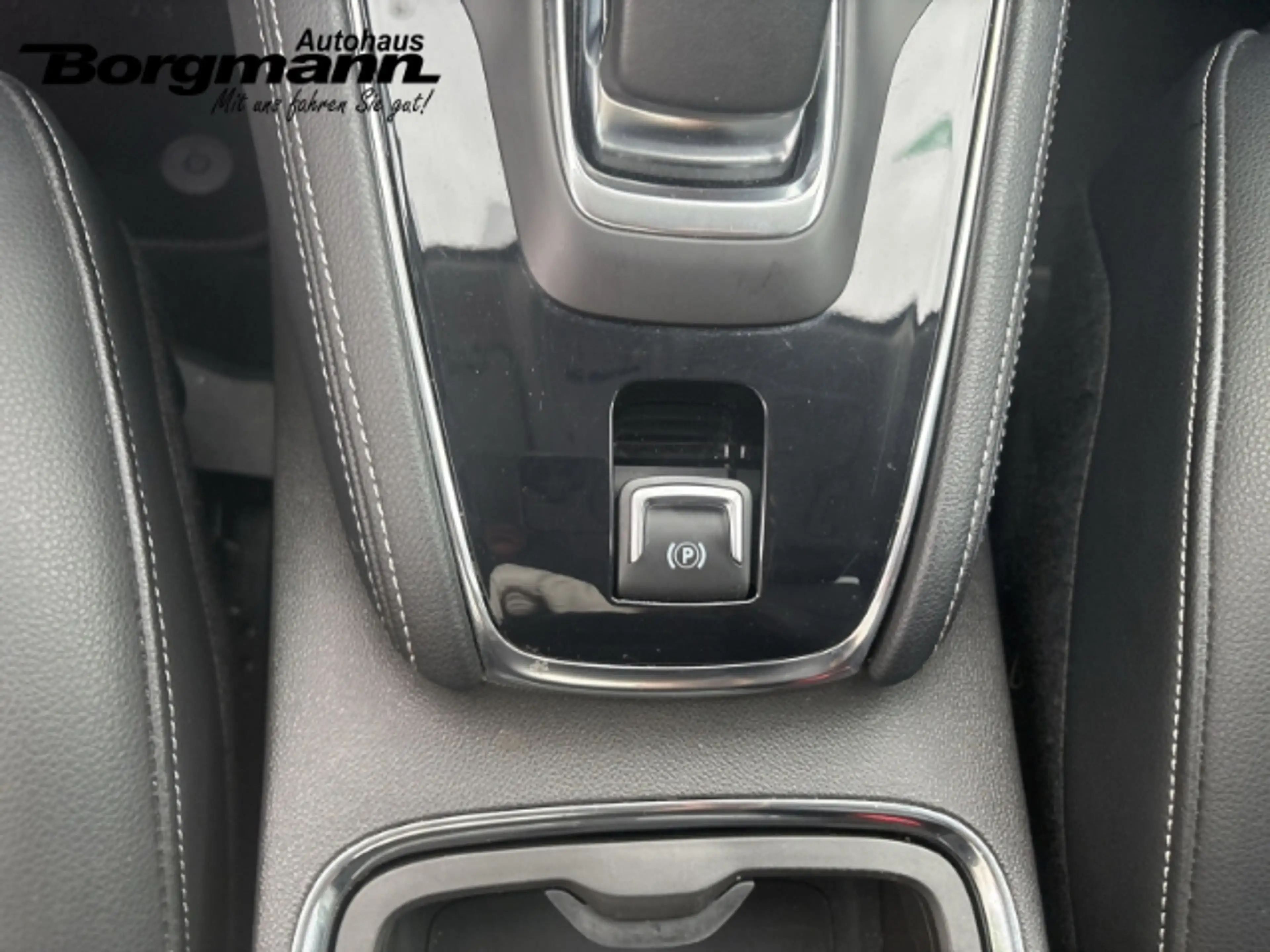Opel Grandland Ultimate Plug-in-Hybrid - Tempomat - Sitzheizung — photo 17