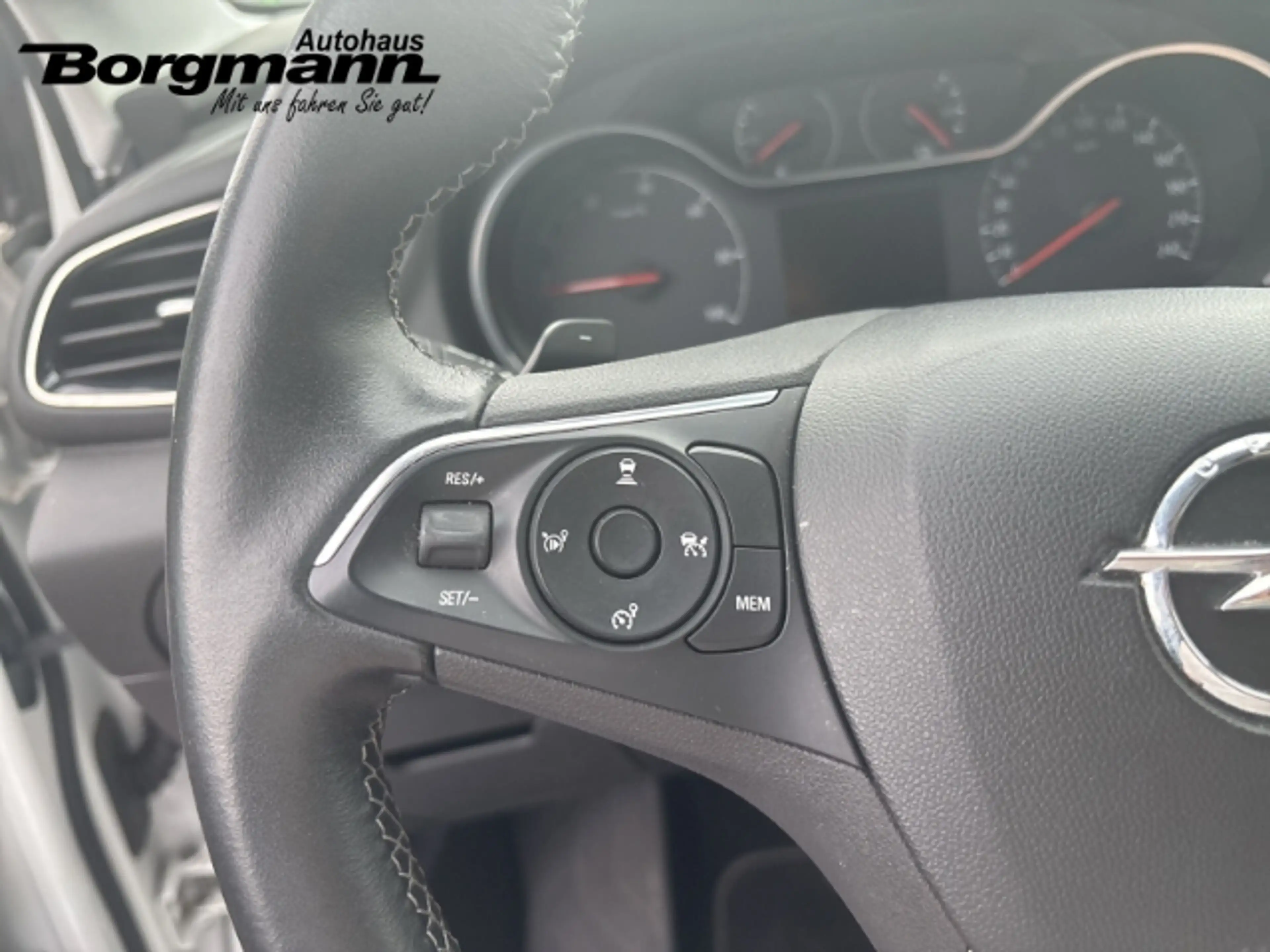 Opel Grandland Ultimate Plug-in-Hybrid - Tempomat - Sitzheizung — photo 10