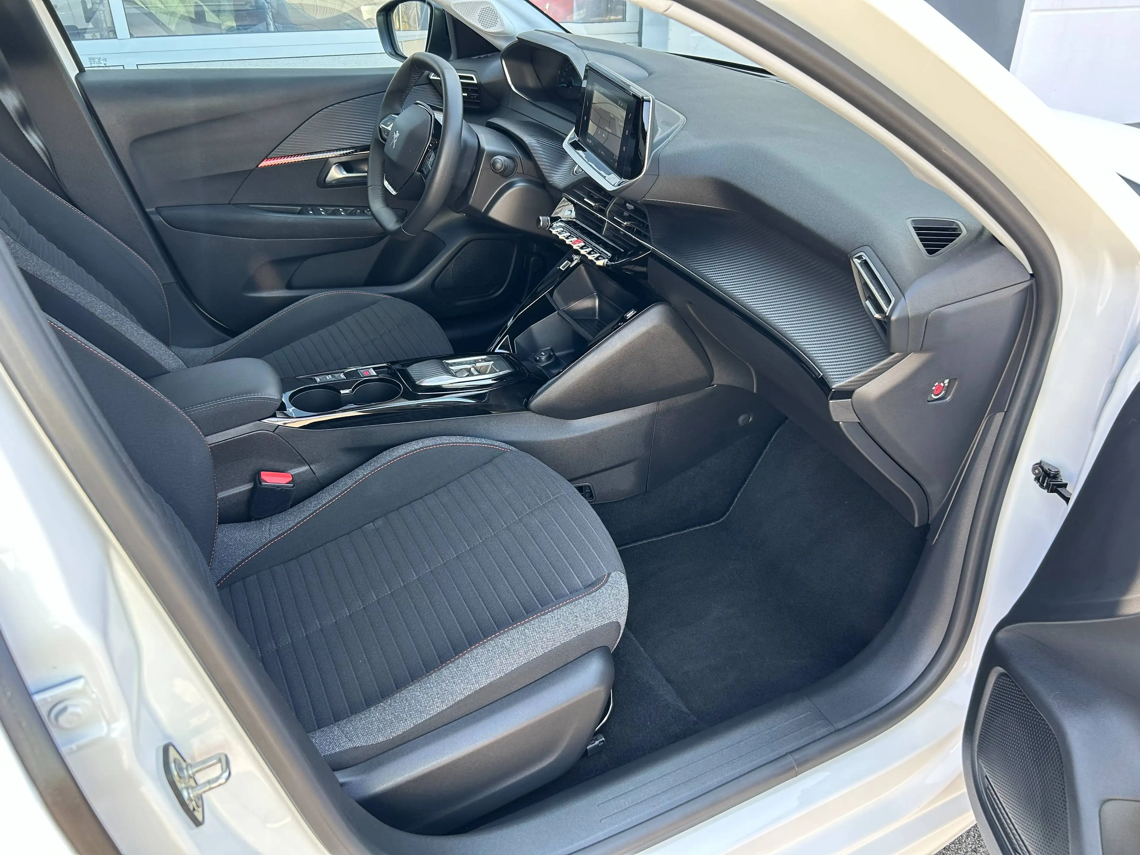 Peugeot e-208 Active Pack Elektromotor 136 — photo 11