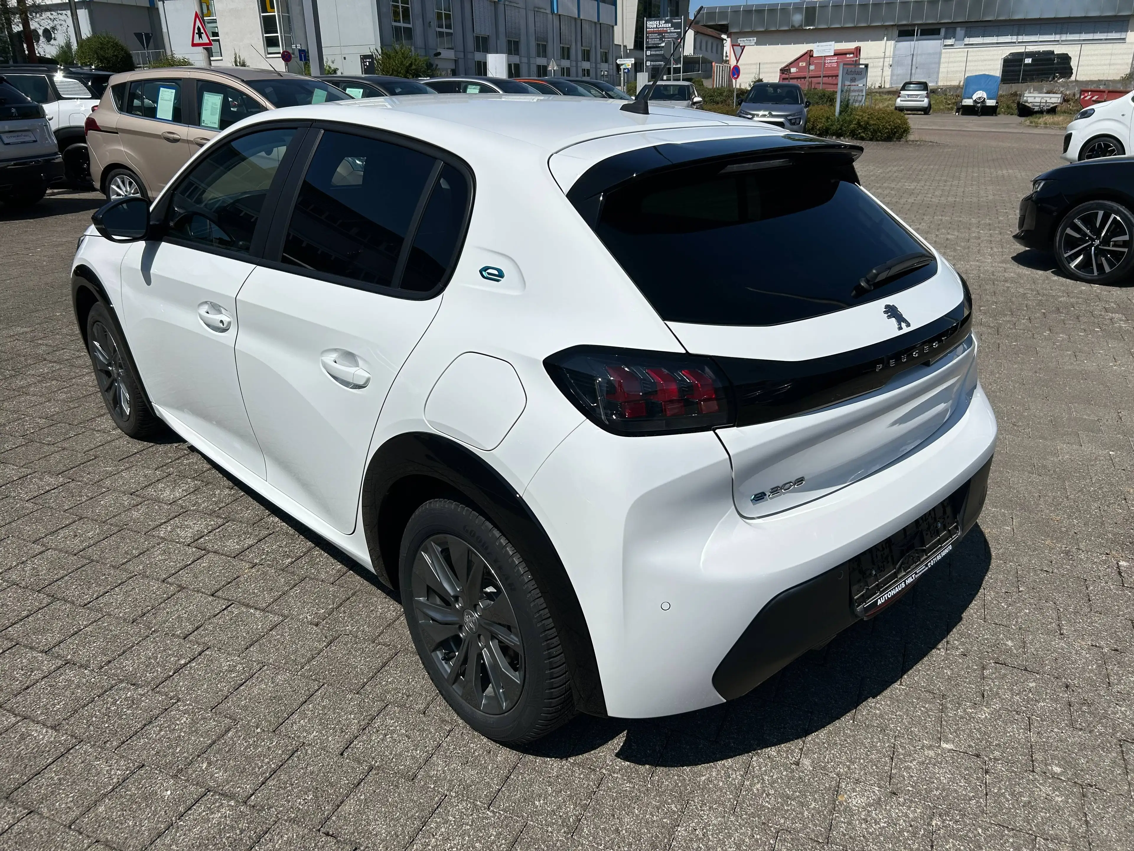 Peugeot e-208 Active Pack Elektromotor 136 — photo 3