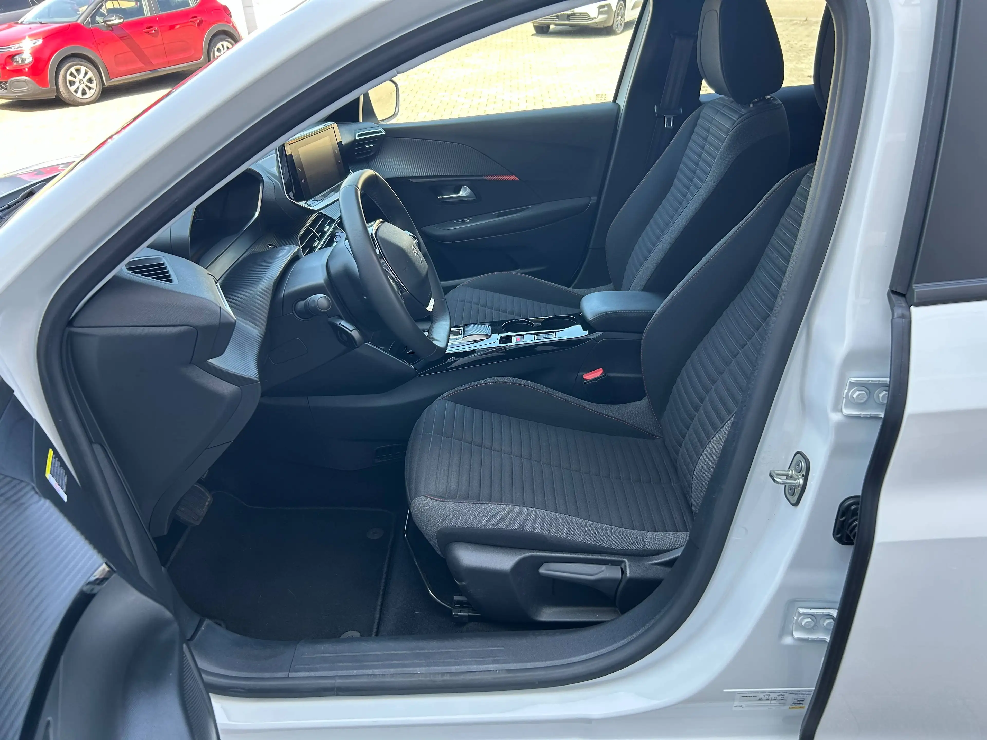 Peugeot e-208 Active Pack Elektromotor 136 — photo 9