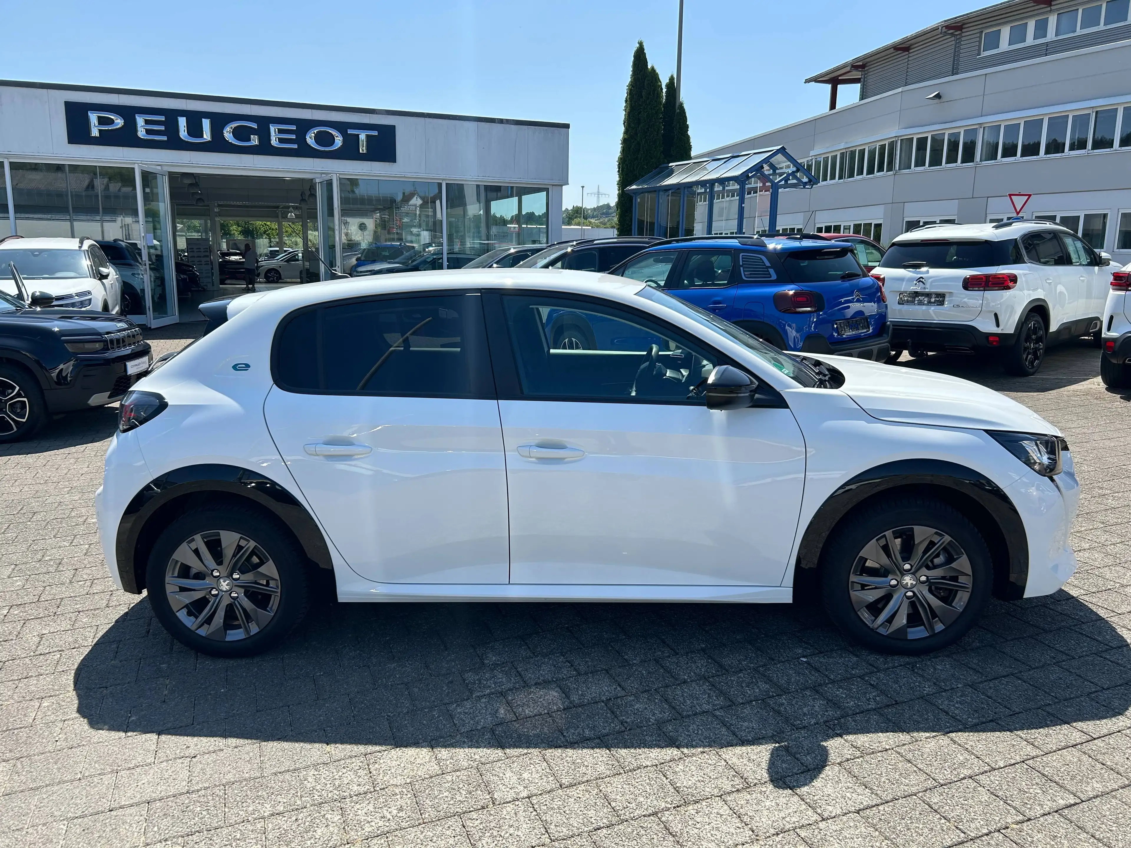 Peugeot e-208 Active Pack Elektromotor 136 — photo 6