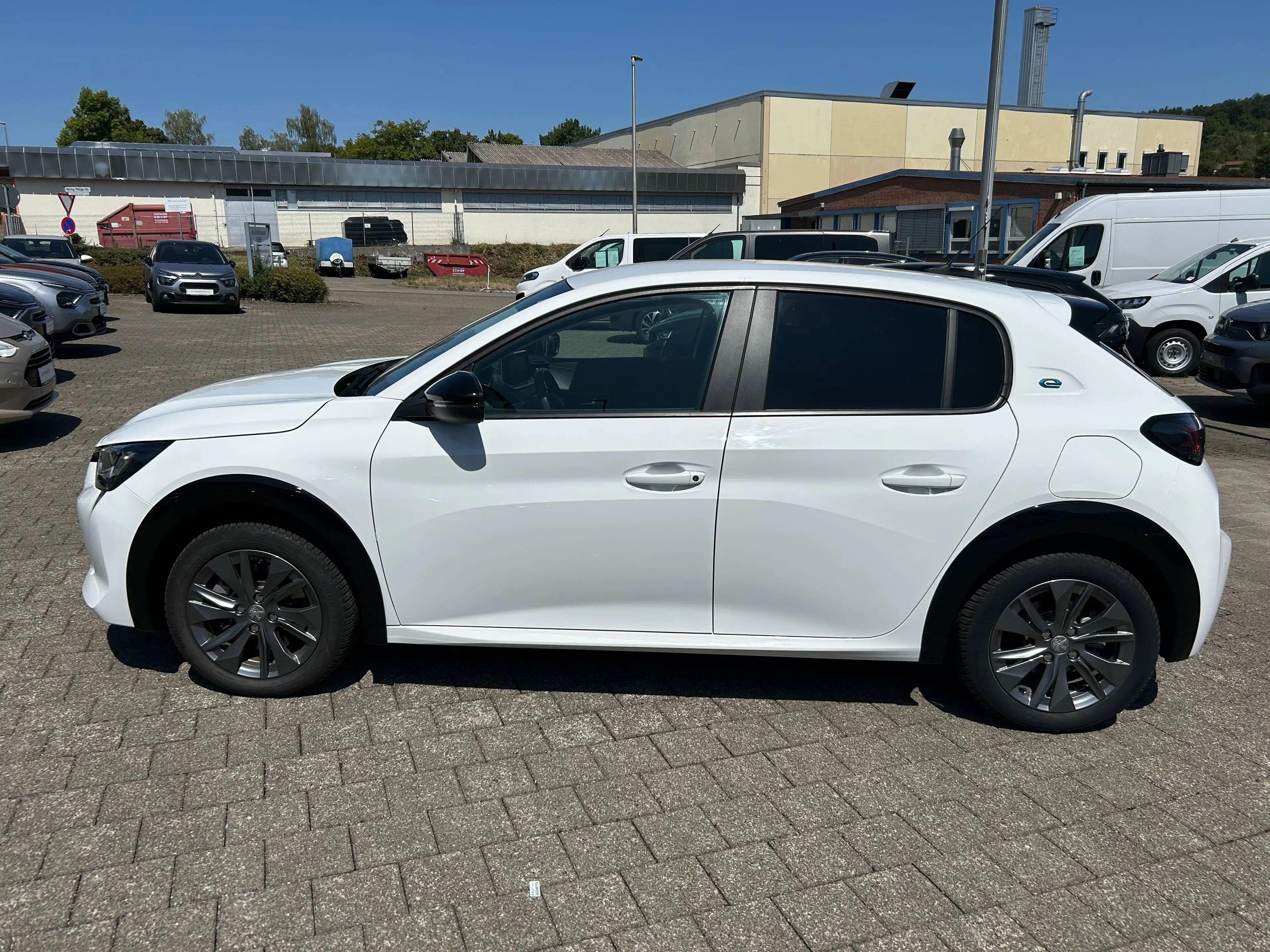 Peugeot e-208 Active Pack Elektromotor 136 — photo 2