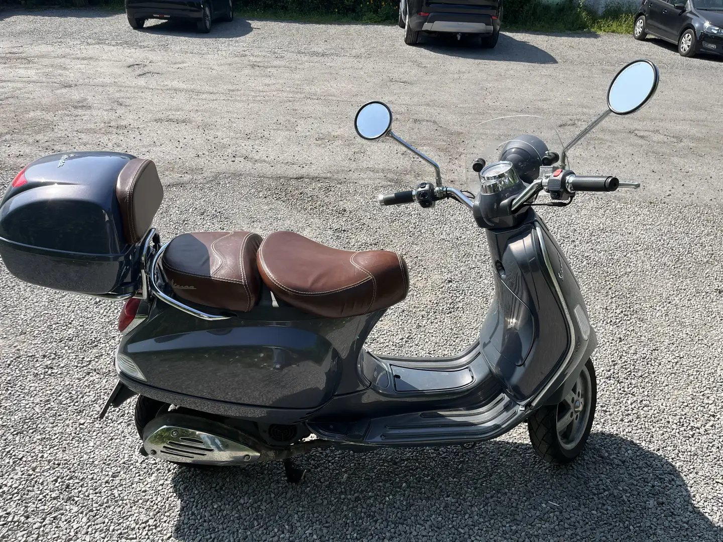 Vespa LXV 125 vendu avec 2 casques et une cape Bleu - 2