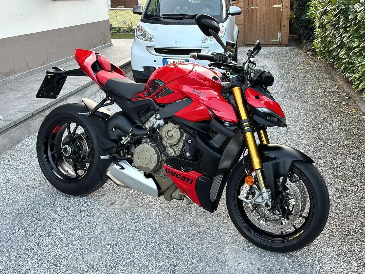 Ducati Streetfighter V4S Rood - 1