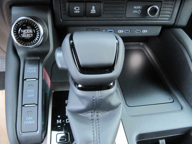 Toyota Land Cruiser 2.8 MildHybr Exec. NEW ON STOCK — photo 13