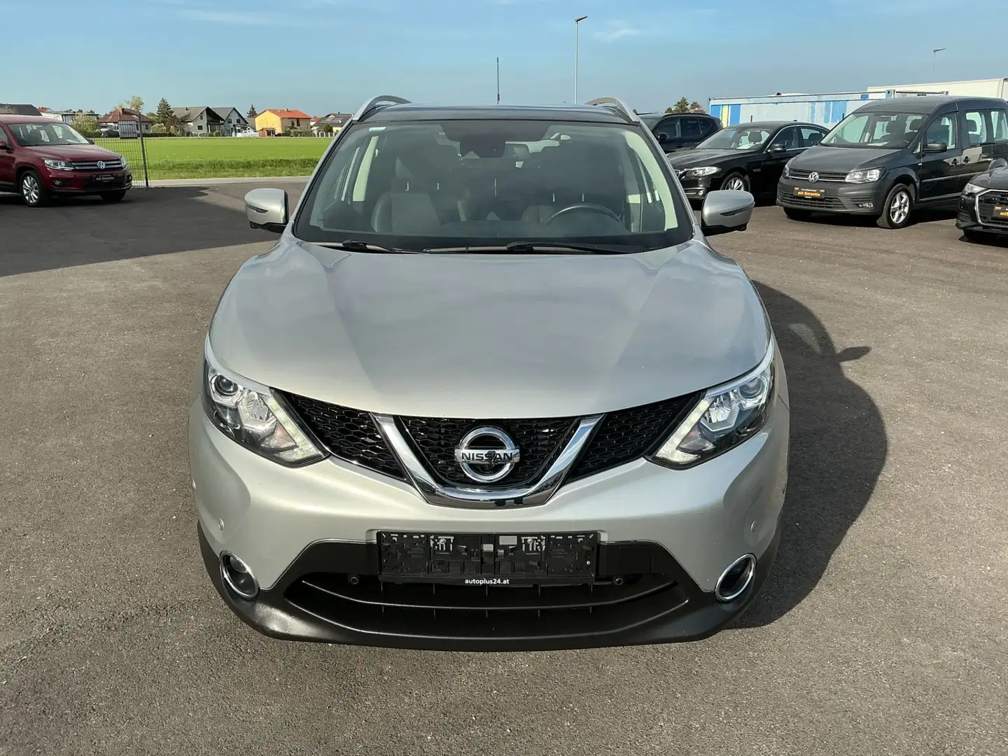 Nissan Qashqai 1,2 DIG-T Tekna Grau - 2