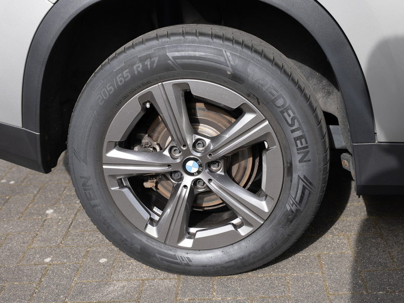 BMW X1 xDrive 23d AHK LED NAVI KAMERA SHZ PDC — photo 11
