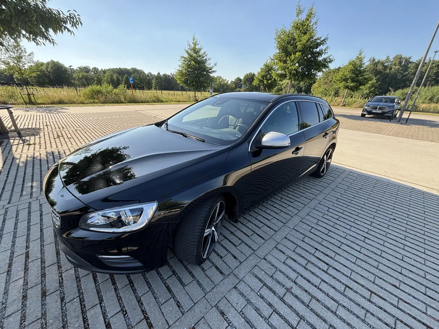 Volvo V60 D2 Geartronic RDesign - 1
