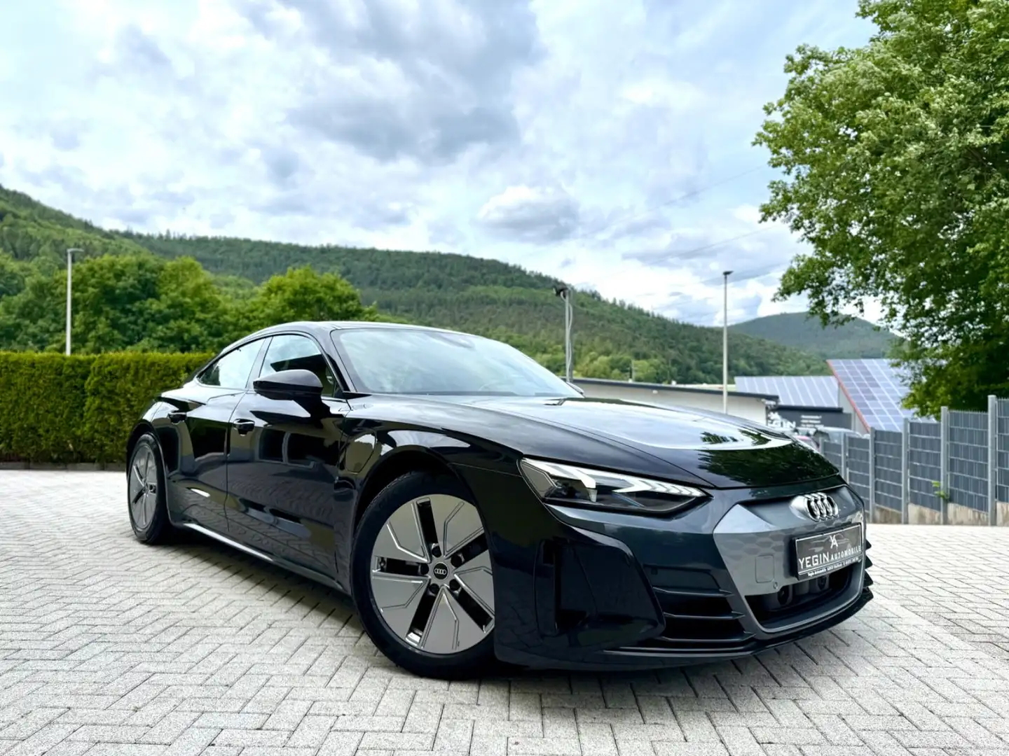 Audi e-tron GT quattro Pano-Matrix-Kamera-Massage Noir - 1