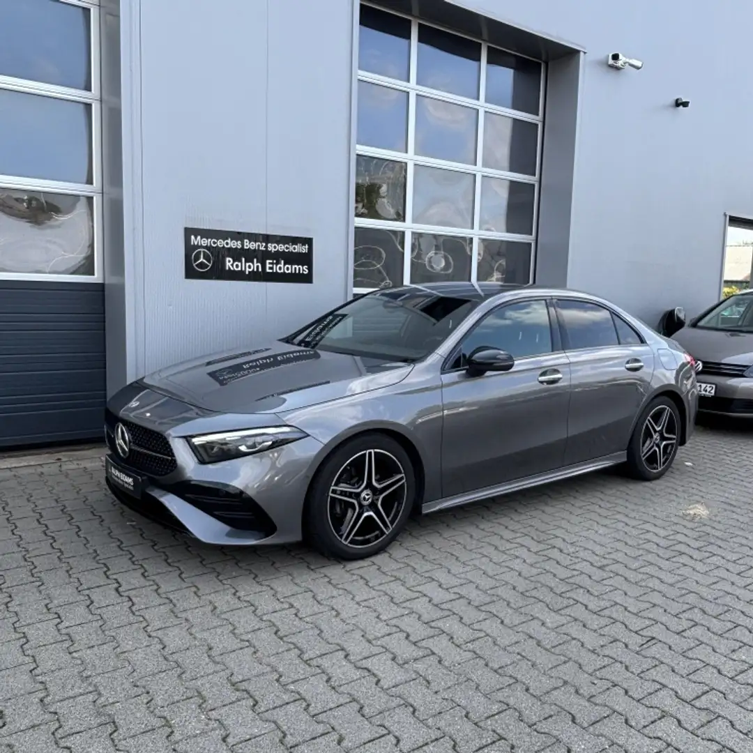 Mercedes-Benz A 180 -Klasse Lim. A180 Lim. AMG Line (EURO 6d) Grijs - 1