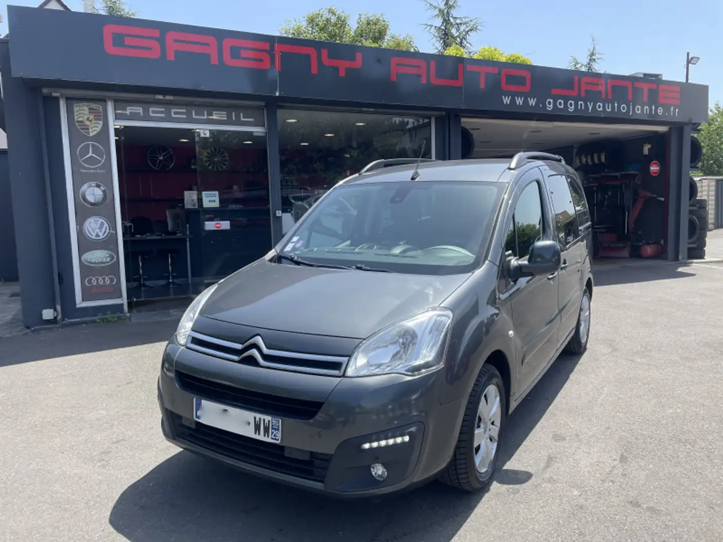 Citroen Berlingo PURETECH 110CH SHINE S\u0026S Gris - 1