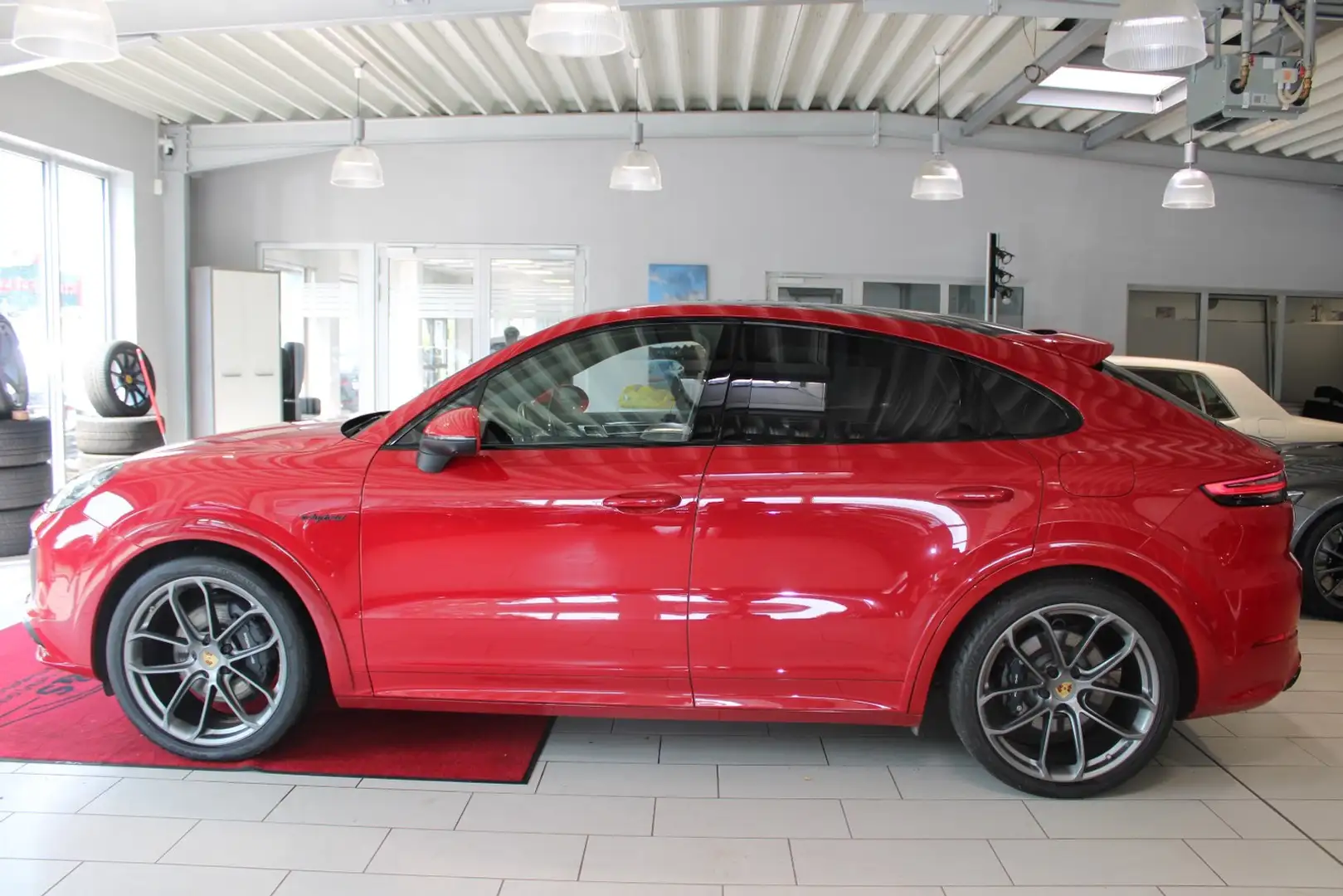 Porsche Cayenne Coupe E-Hybrid *AHK/BURM./PDLS/PASM* Rosso - 2