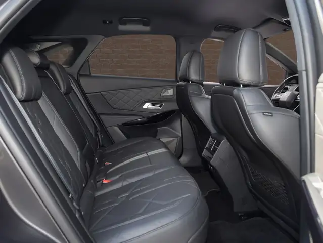 DS Automobiles DS 7 view 12