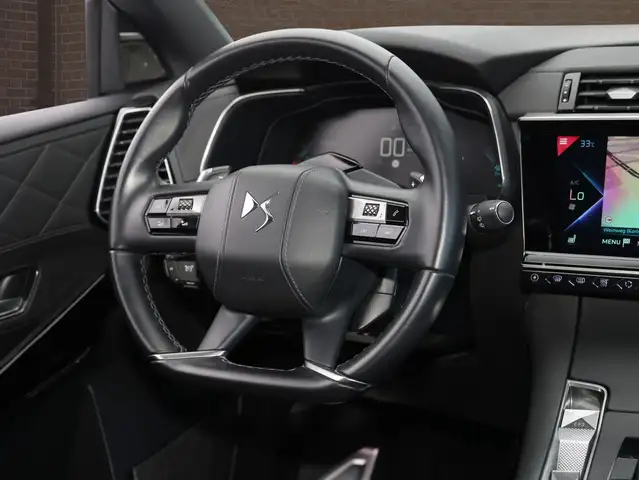 DS Automobiles DS 7 view 14