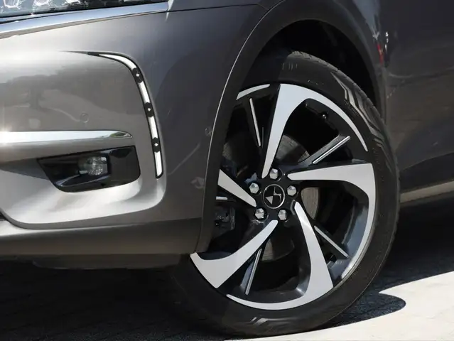 DS Automobiles DS 7 view 5