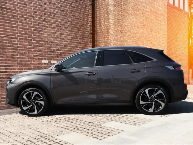 DS Automobiles DS 7 view 3