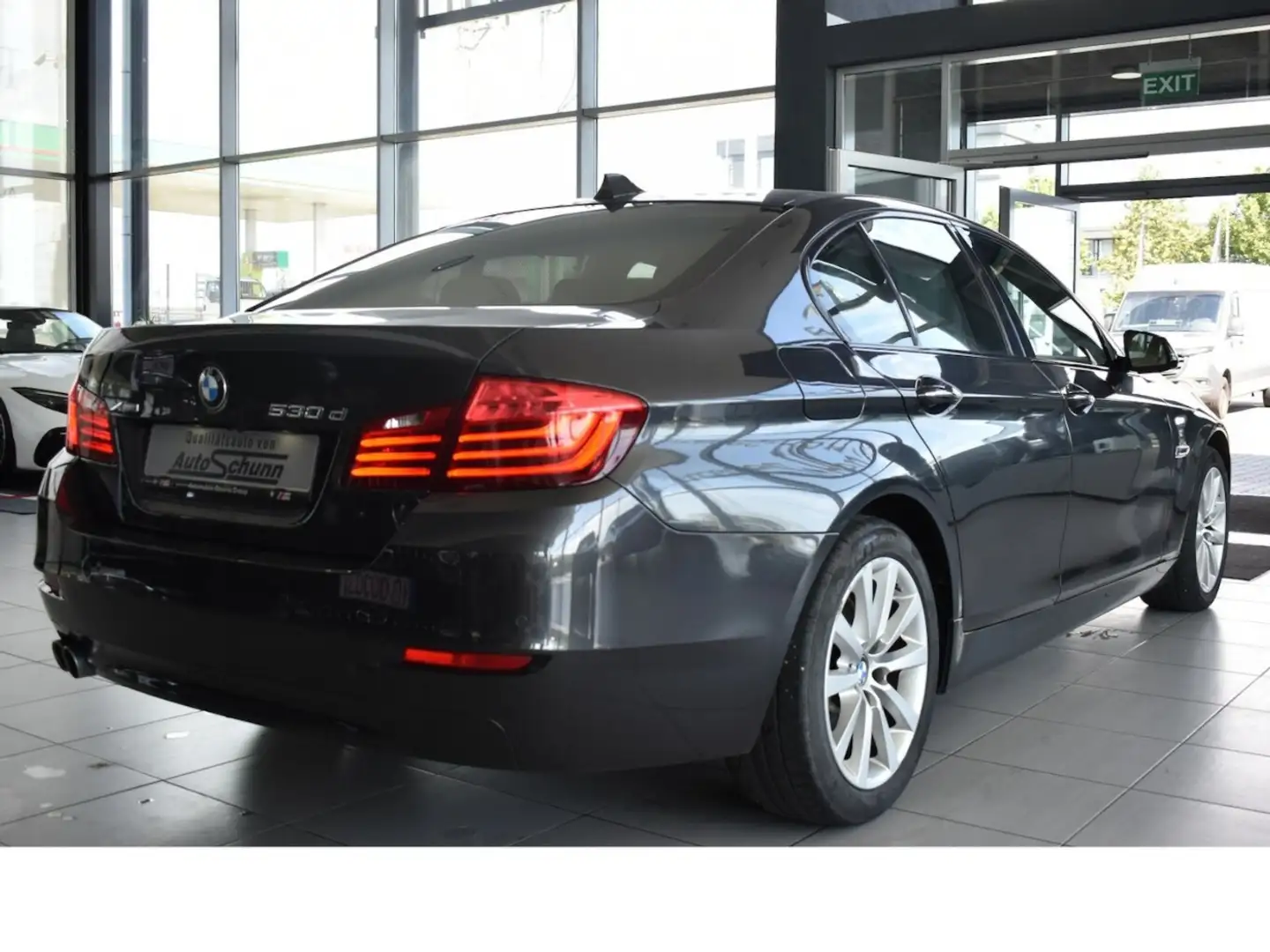 BMW 530 d xDrive +FLA+4xSHZ+SoftClose+STH+4xKlima+LM Szürke - 2