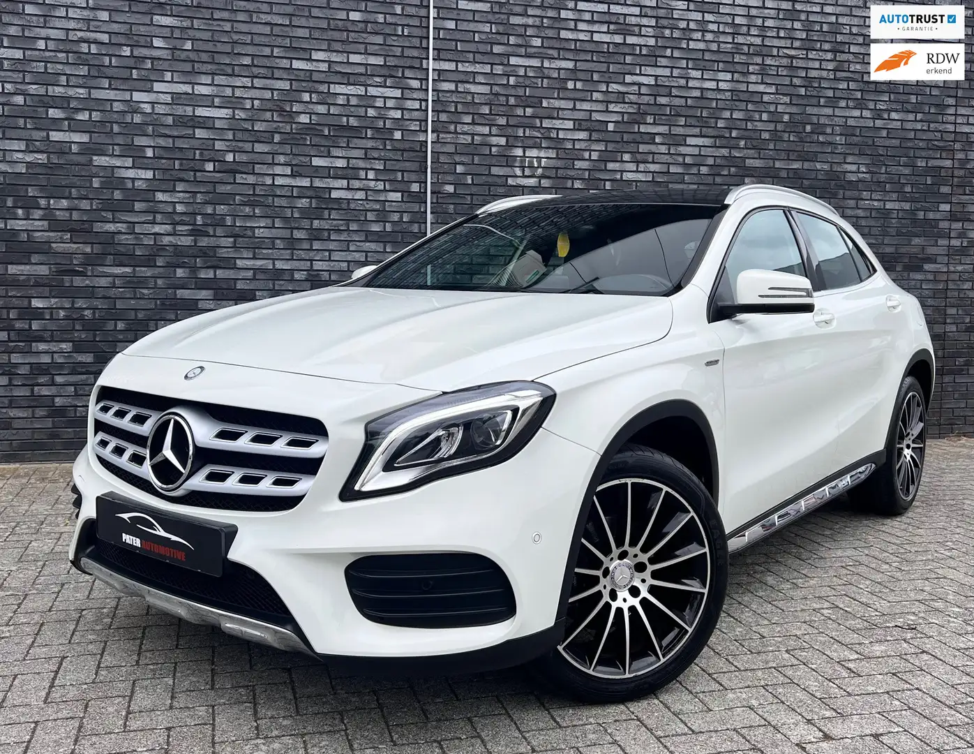 Mercedes-Benz GLA 180 Edition One AMG AppleCarplay|Camera|Cruise|Navi Gr Blanc - 1
