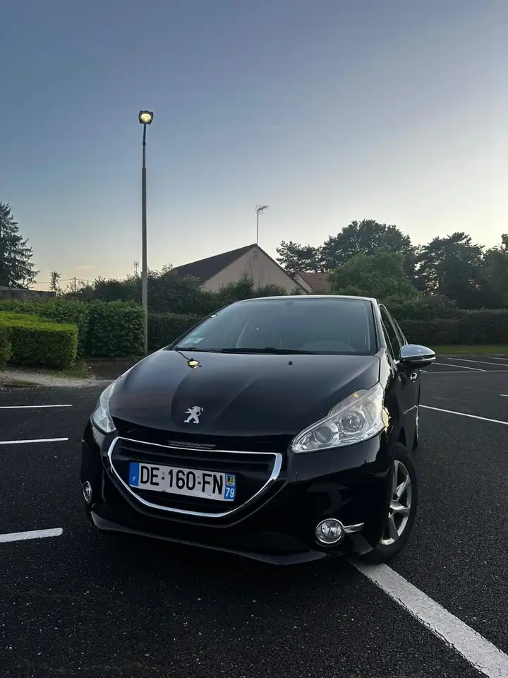 Peugeot 208 208 — photo 2