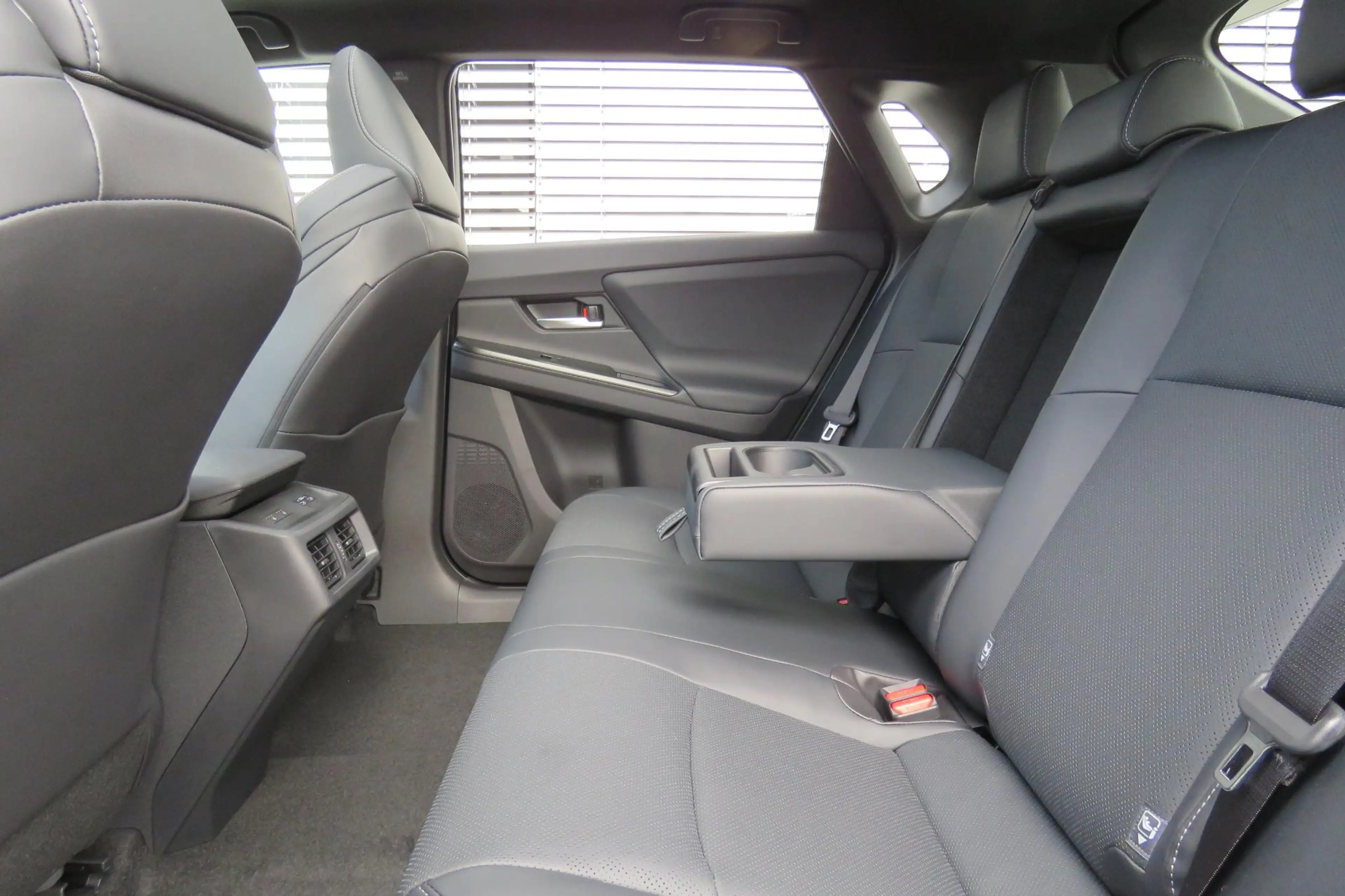 Subaru Solterra 4E-xperience+ 73.1 kWh | 8-jaar garantie | AWD | 1 — photo 13