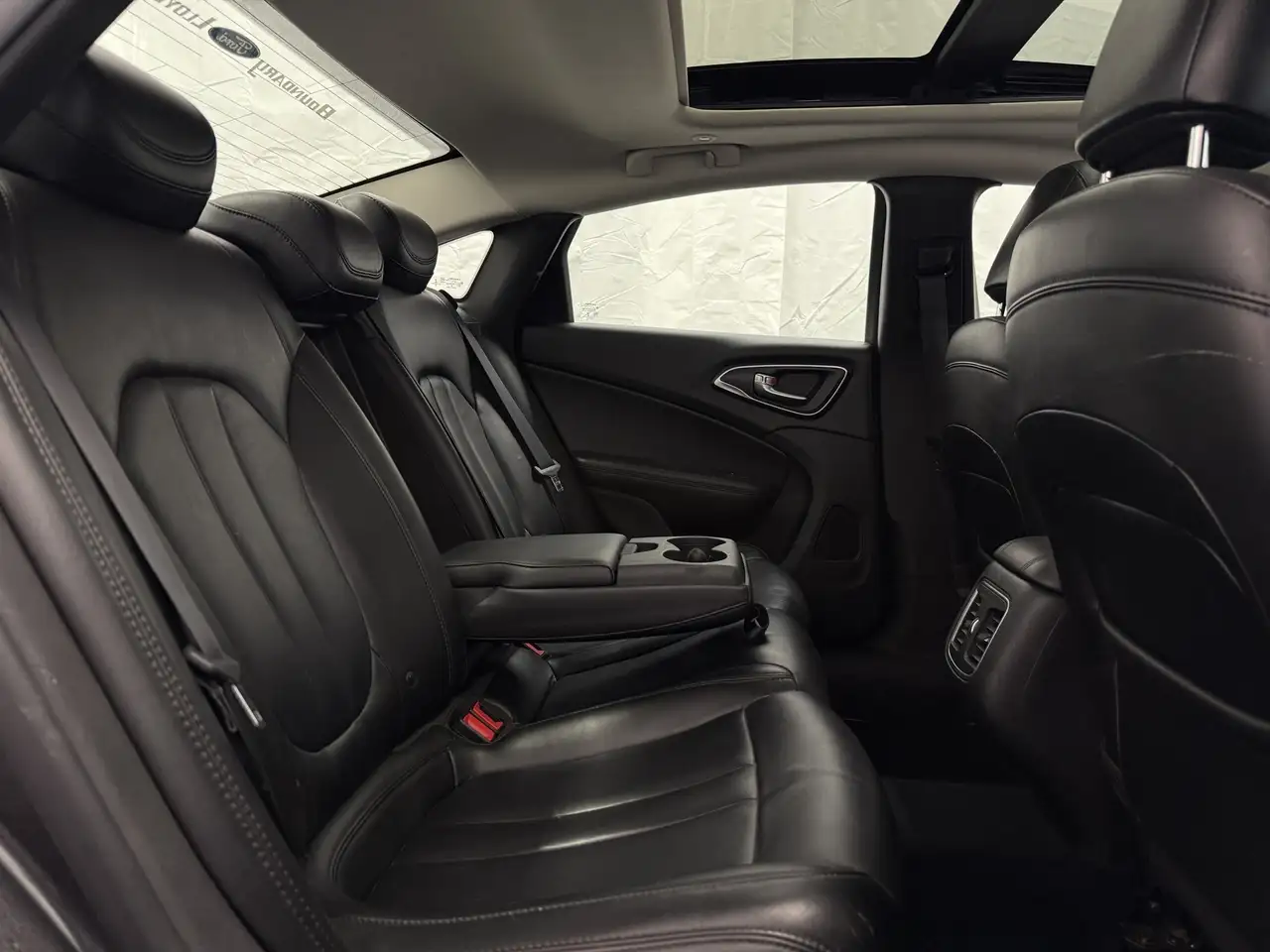 Chrysler 200 снимка Chrysler 200