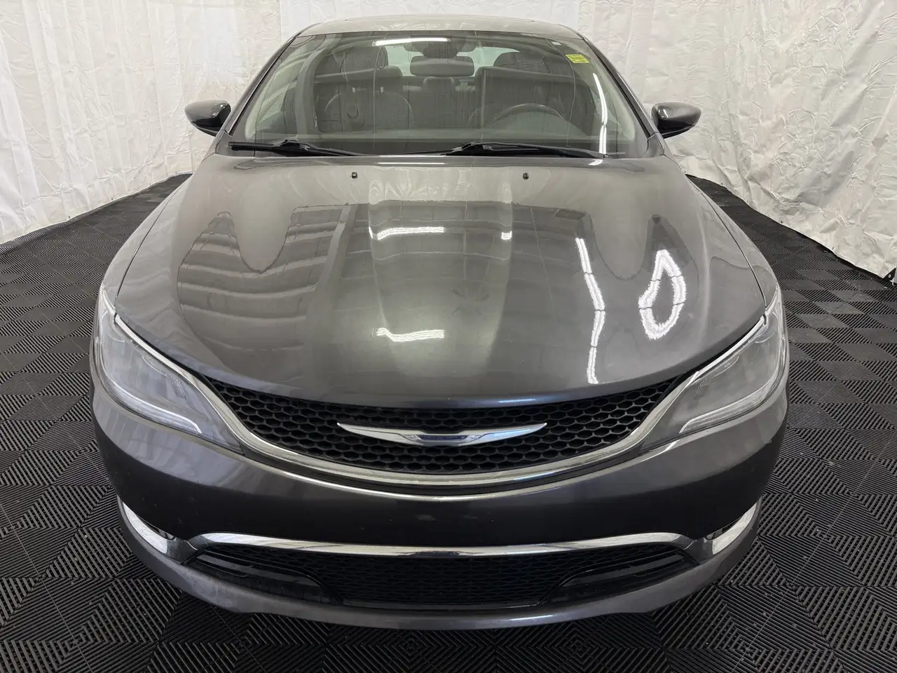 Chrysler 200 снимка Chrysler 200