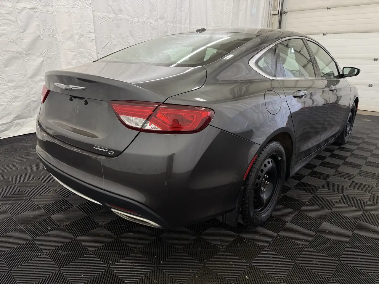 Chrysler 200 снимка Chrysler 200