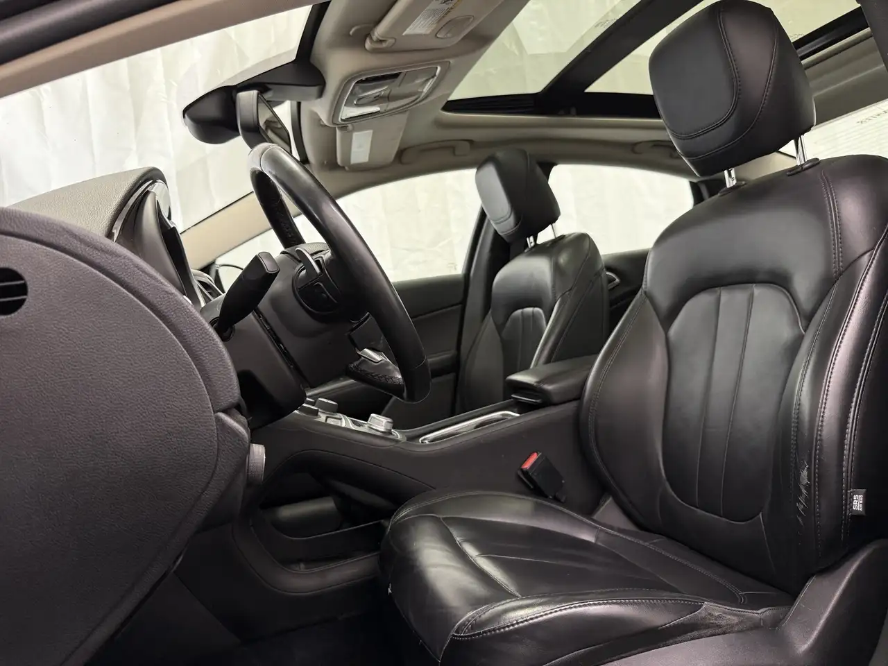 Chrysler 200 снимка Chrysler 200