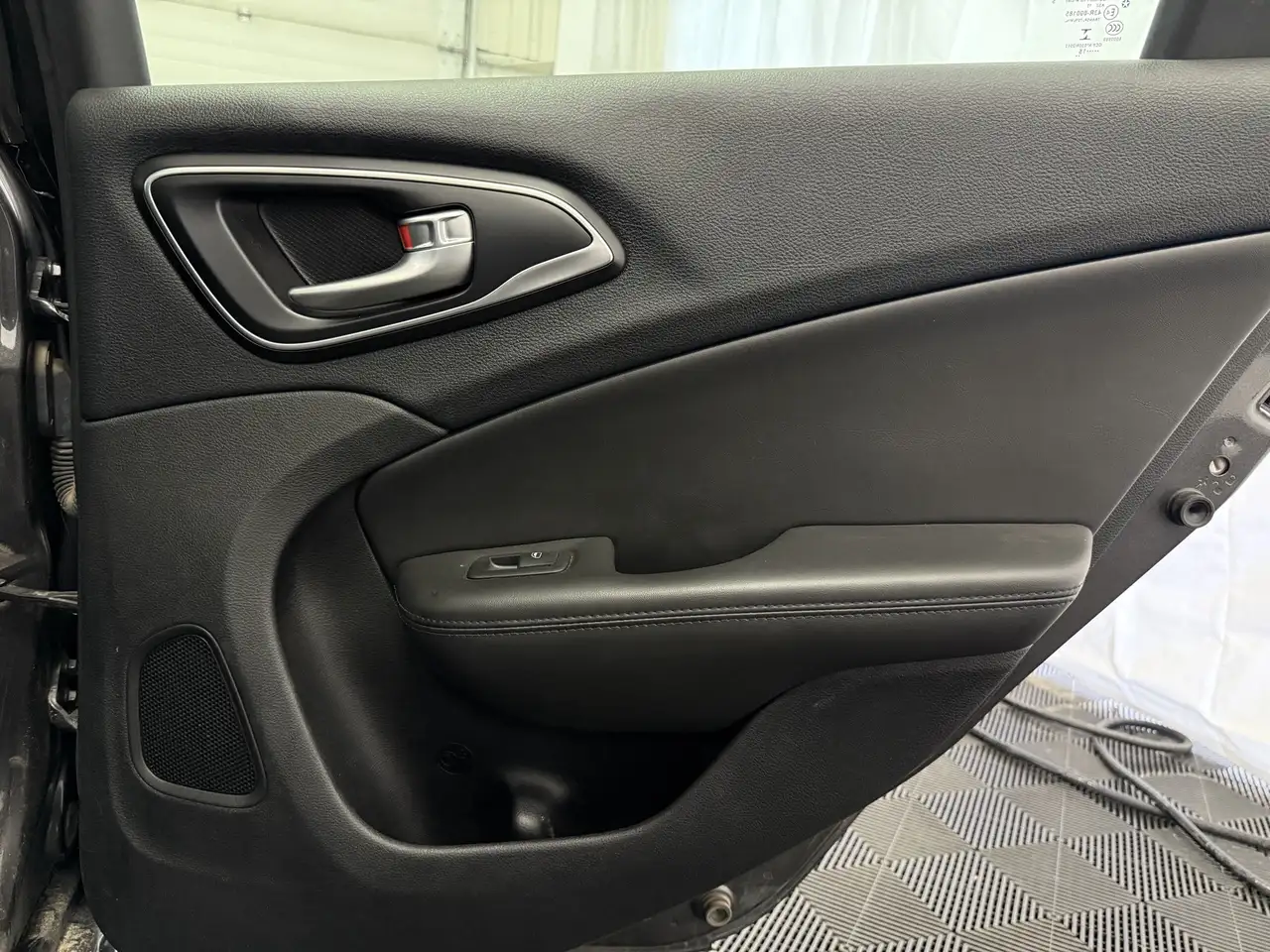 Chrysler 200 снимка Chrysler 200