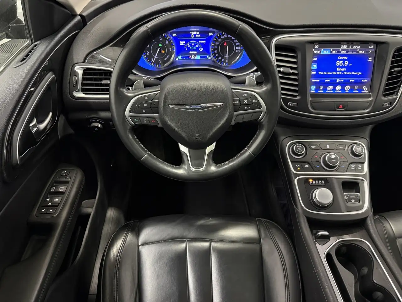 Chrysler 200 снимка Chrysler 200
