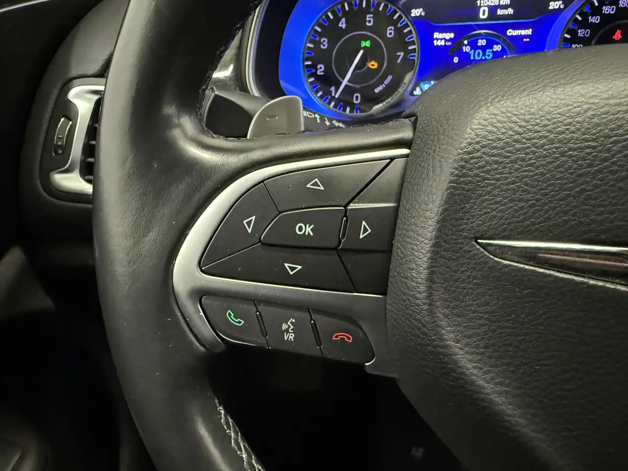 Chrysler 200 снимка Chrysler 200