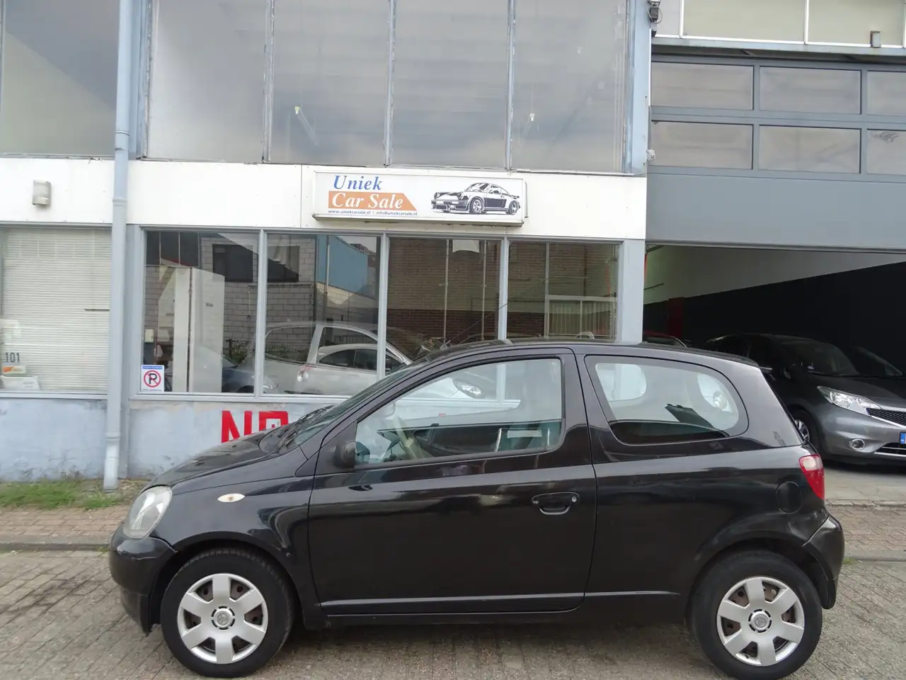 Toyota Yaris 1.0-16V VVT-i Terra, foto 2