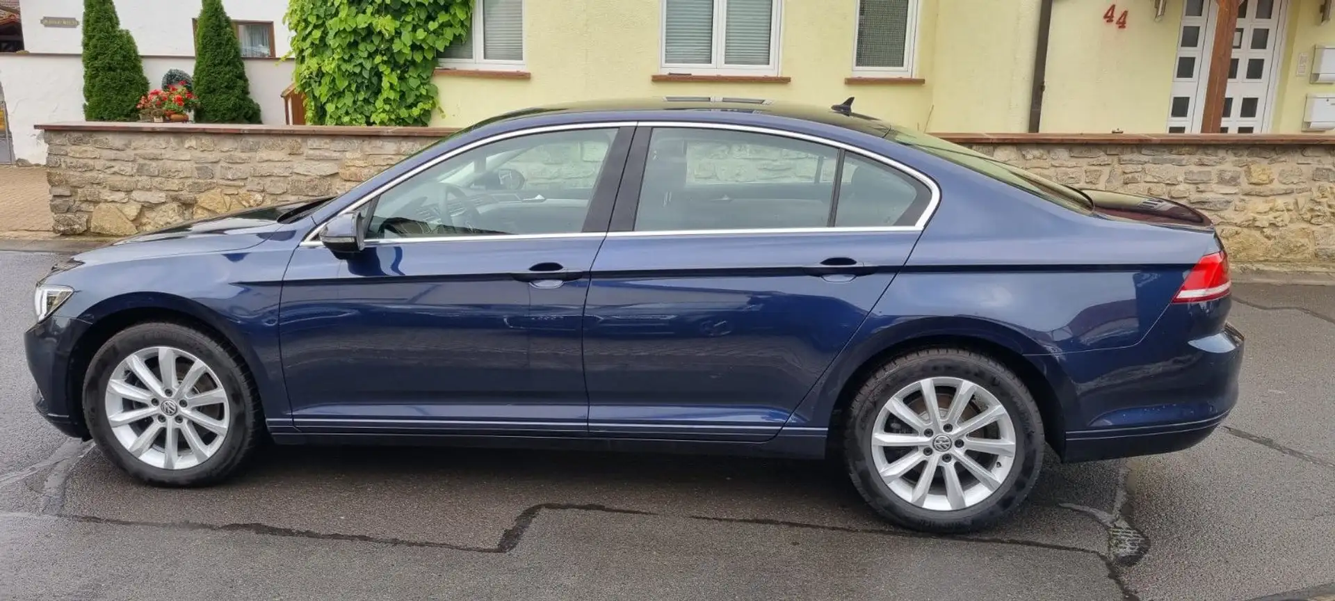 Volkswagen Passat Lim. Comfortline 1.6 TDI BMT/Start-Stopp Blau - 2