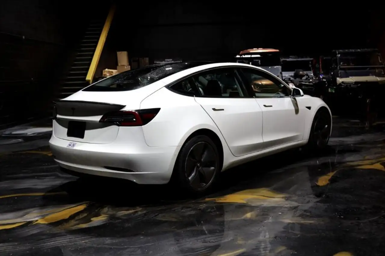 Tesla Model 3 fotografie Tesla Model 3