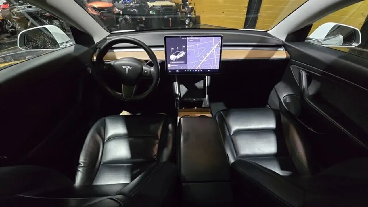Tesla Model 3 fotografie Tesla Model 3