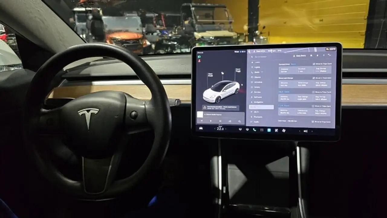 Tesla Model 3 fotografie Tesla Model 3